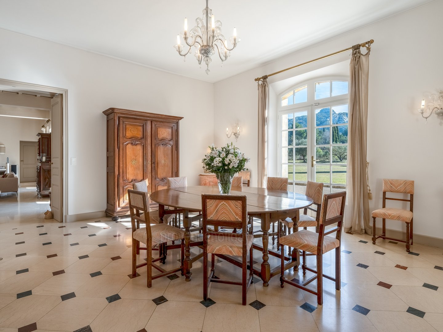 36 - Mas des Trois Cyprès: Villa: Interior