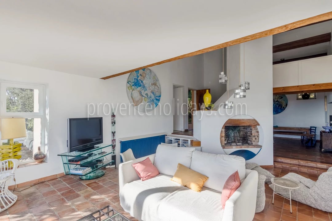 22 - Te renoveren villa in Rayol-Canadel-sur-Mer: Villa: Interior