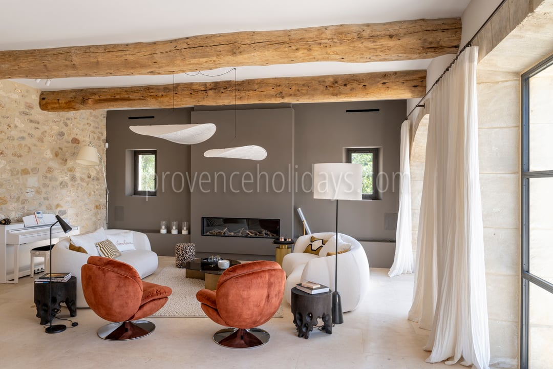 127 - Le Loup des Alpilles: Villa: Interior
