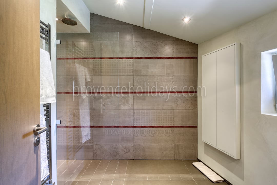 26 - Le Mas du Vallon: Villa: Bathroom