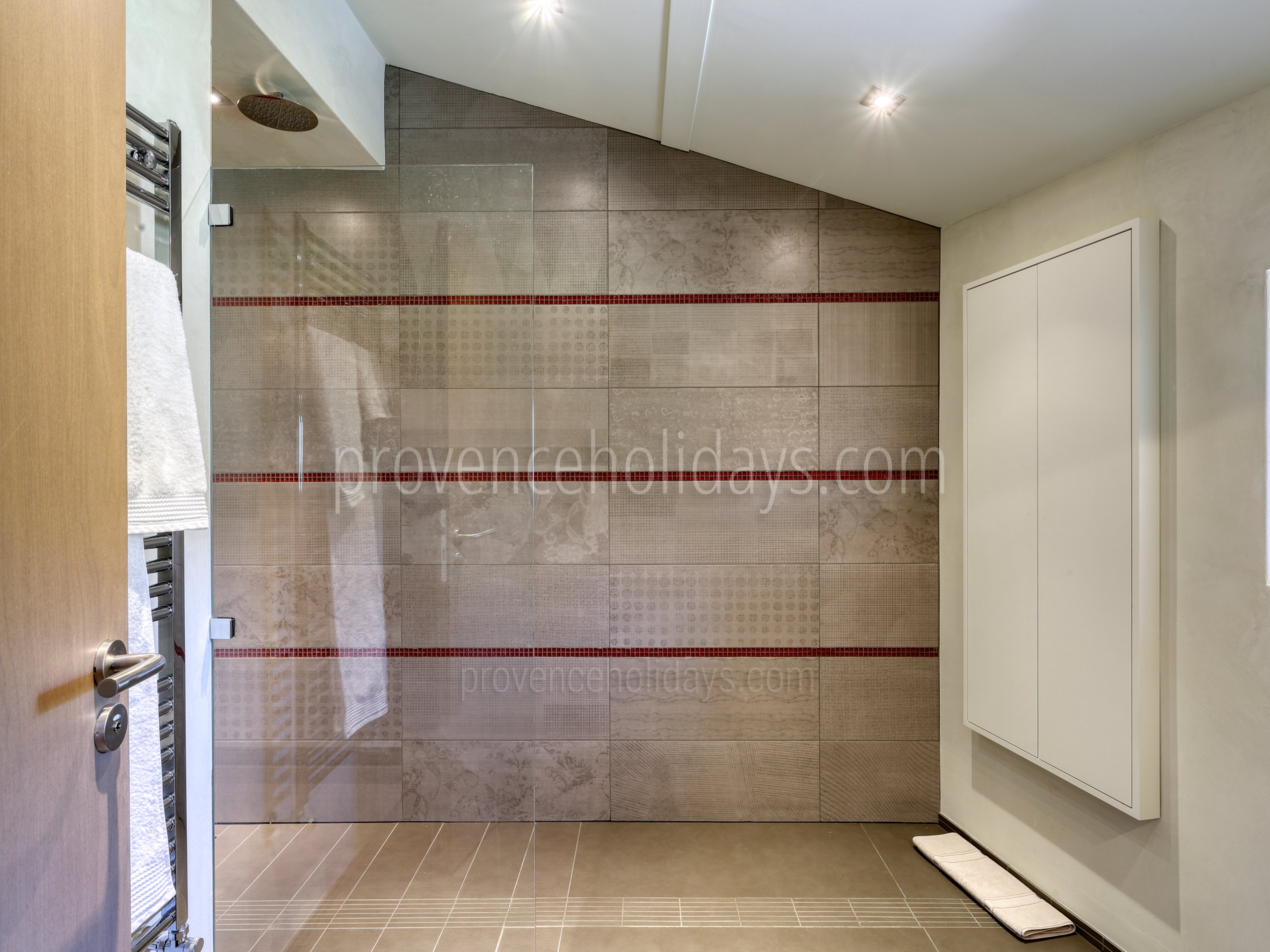 26 - Le Mas du Vallon: Villa: Bathroom
