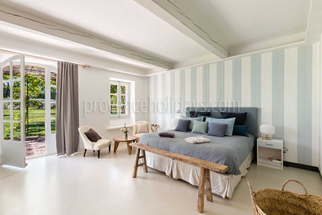 15 - Mas Province: Villa: Bedroom