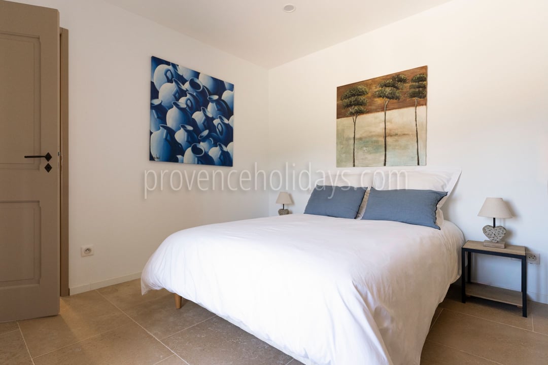 23 - L’Orée des Lavandes: Villa: Bedroom