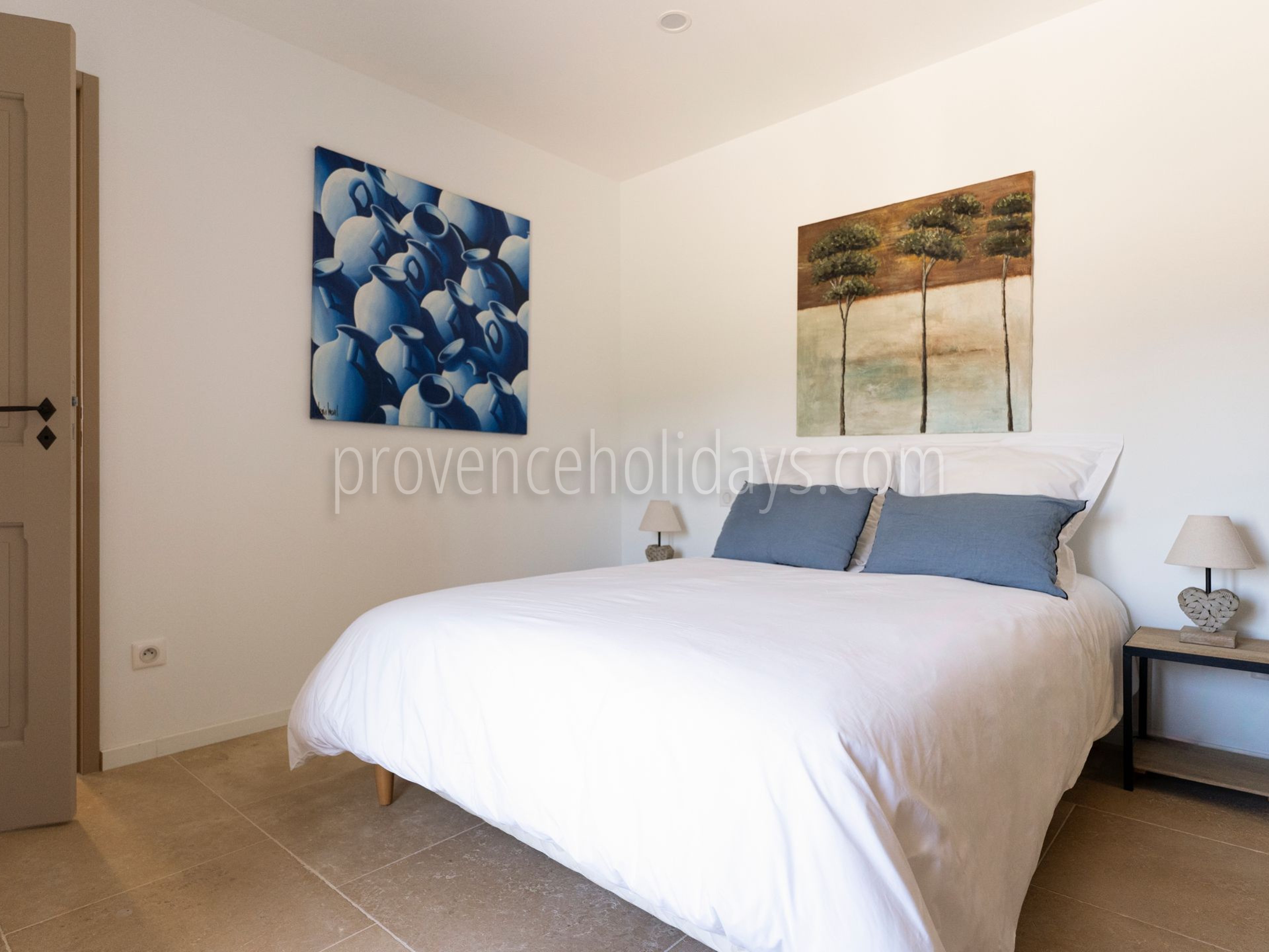 23 - L’Orée des Lavandes: Villa: Bedroom