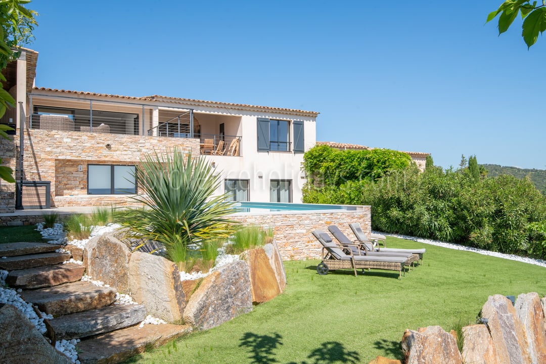 Ein Panoramablick auf den Golf von Saint-Tropez