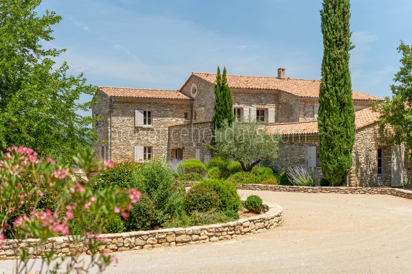 43 - Mas de Saint-Jean: Villa: Exterior