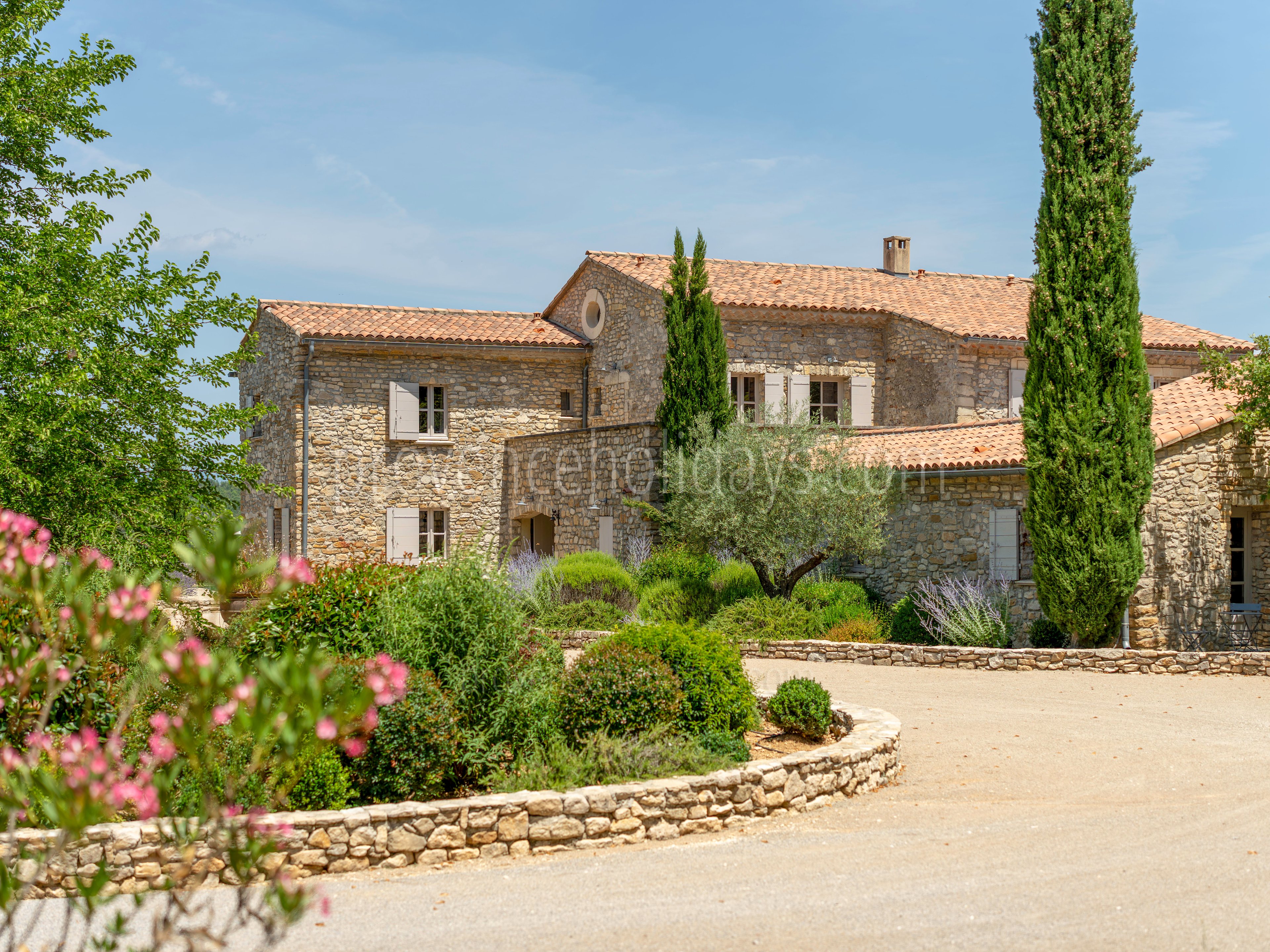43 - Mas de Saint-Jean: Villa: Exterior