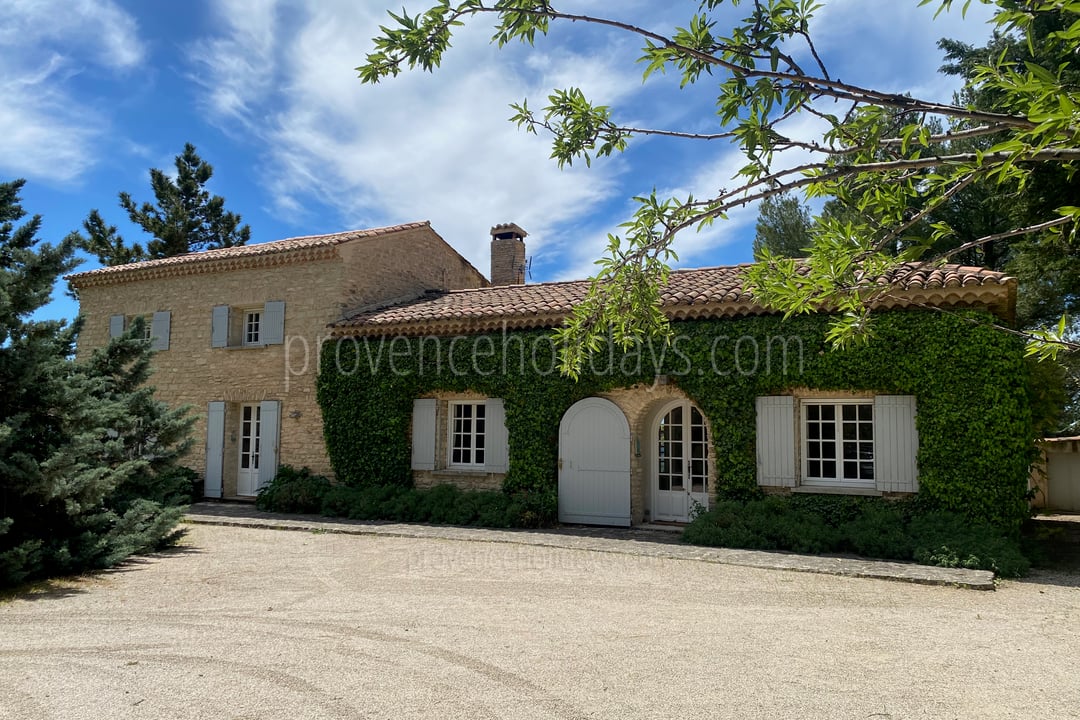2 - Mas Blauvac: Villa: Exterior