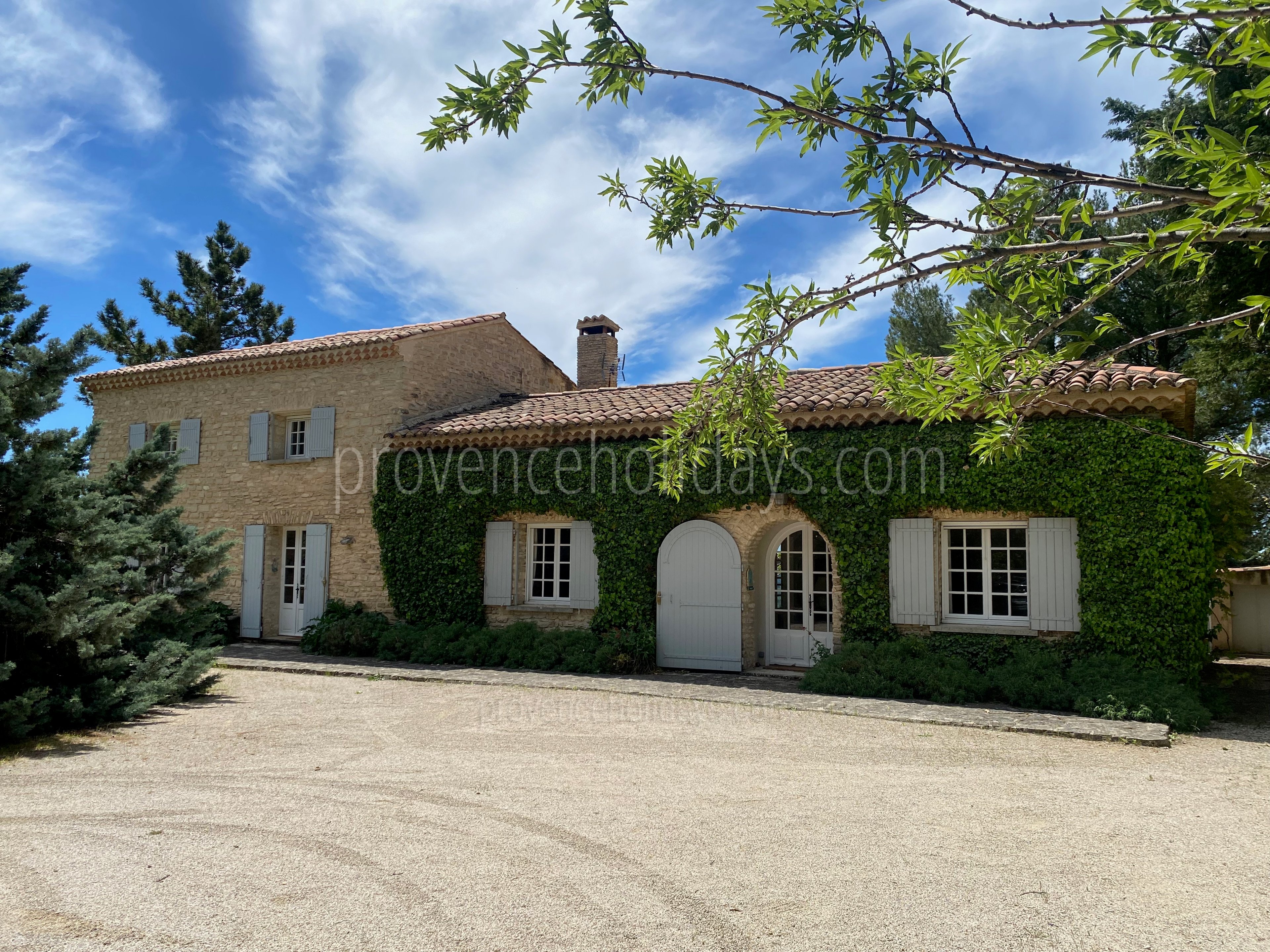 2 - Mas Blauvac: Villa: Exterior