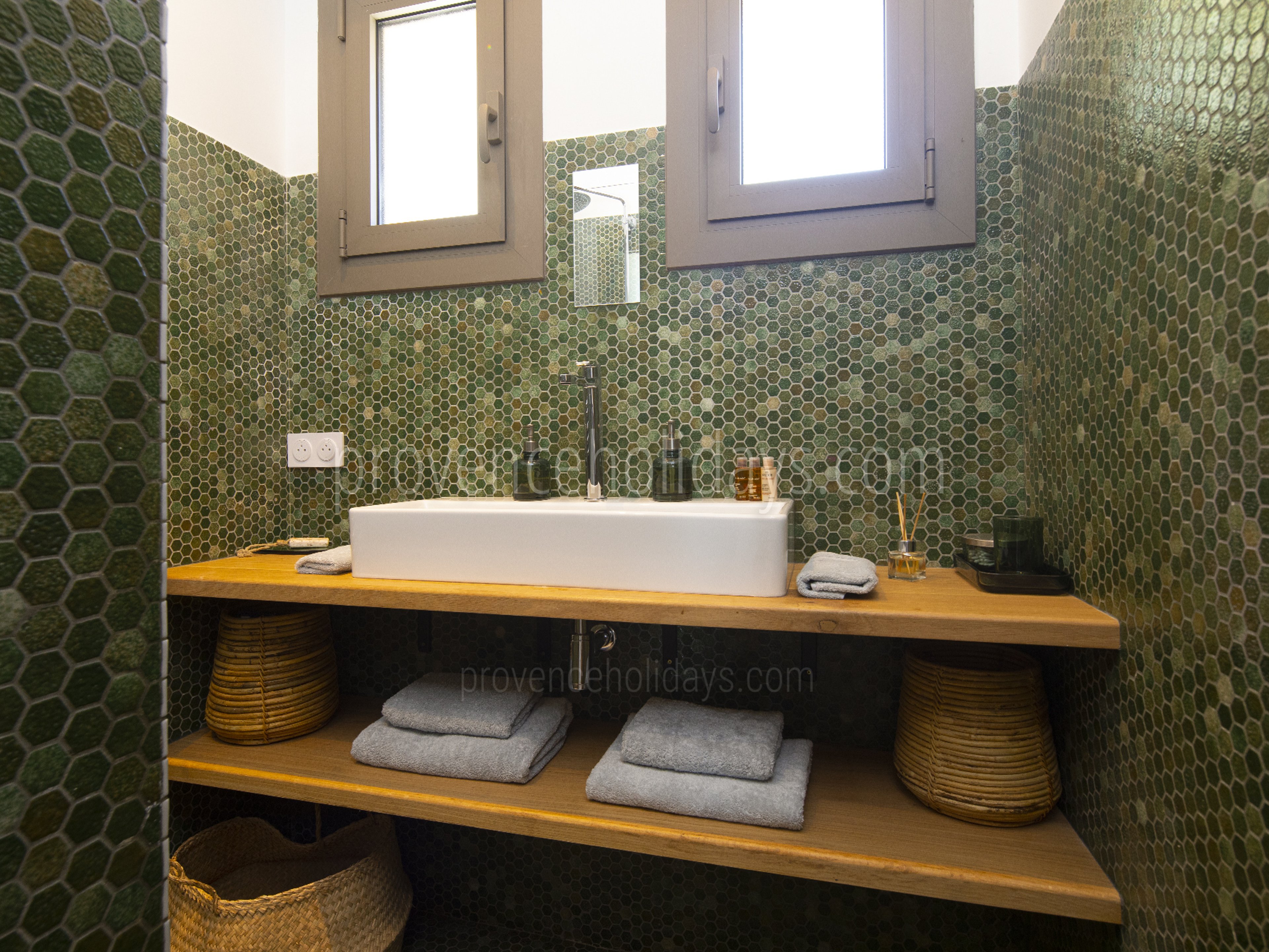 31 - Escapade en Luberon: Villa: Bathroom