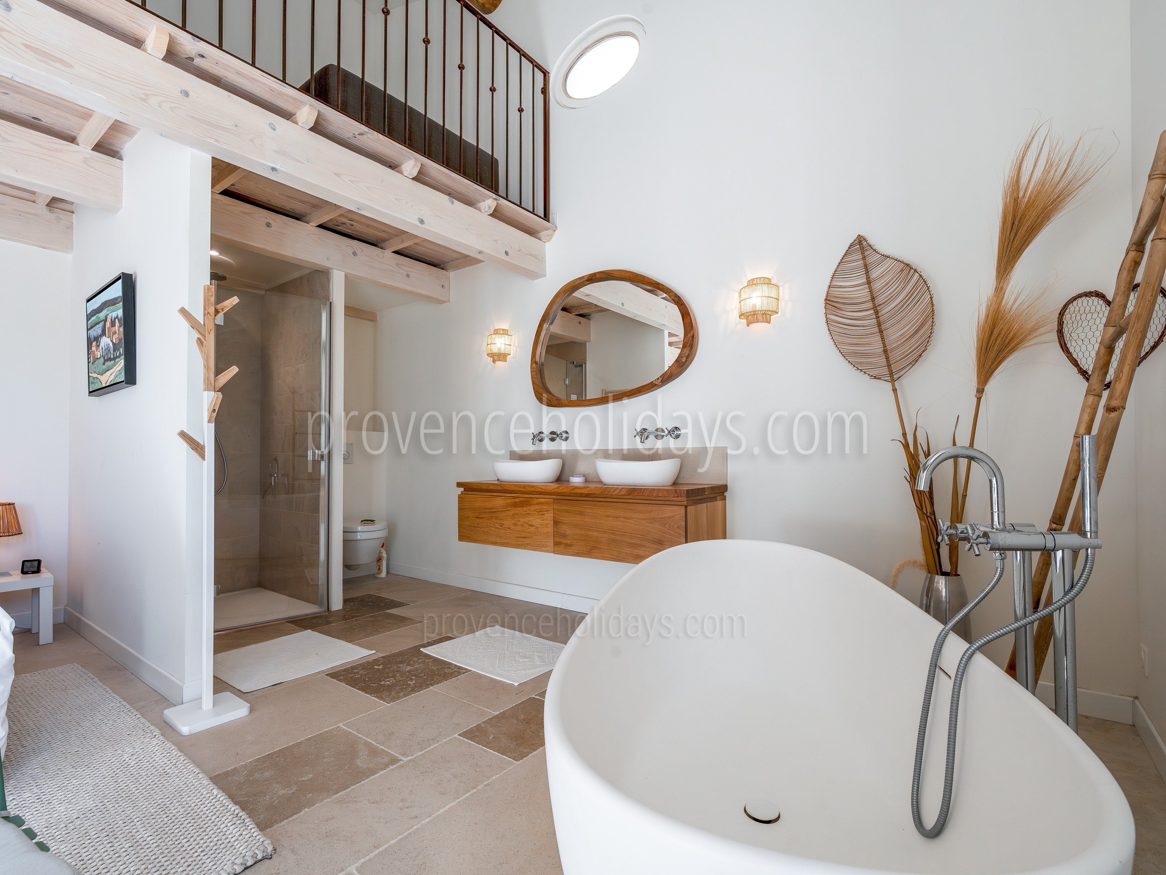 29 - Mas des Roches: Villa: Bathroom