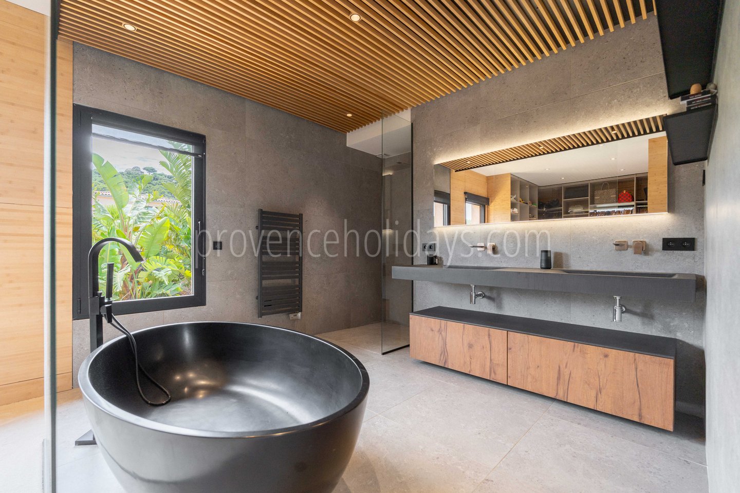 12 - Villa Siana: Villa: Bathroom