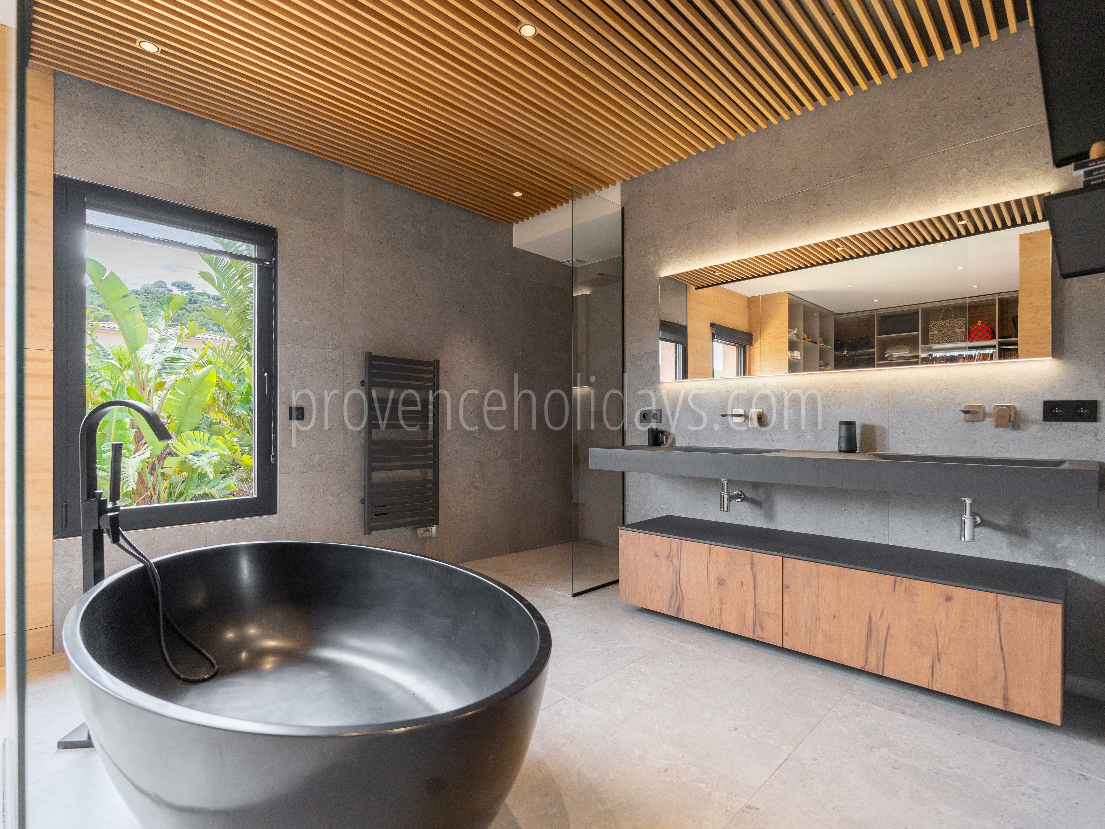 12 - Villa Siana: Villa: Bathroom