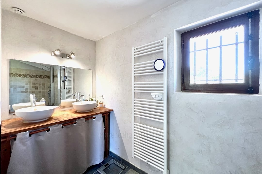 57 - Villa des Tournesols: Villa: Bathroom