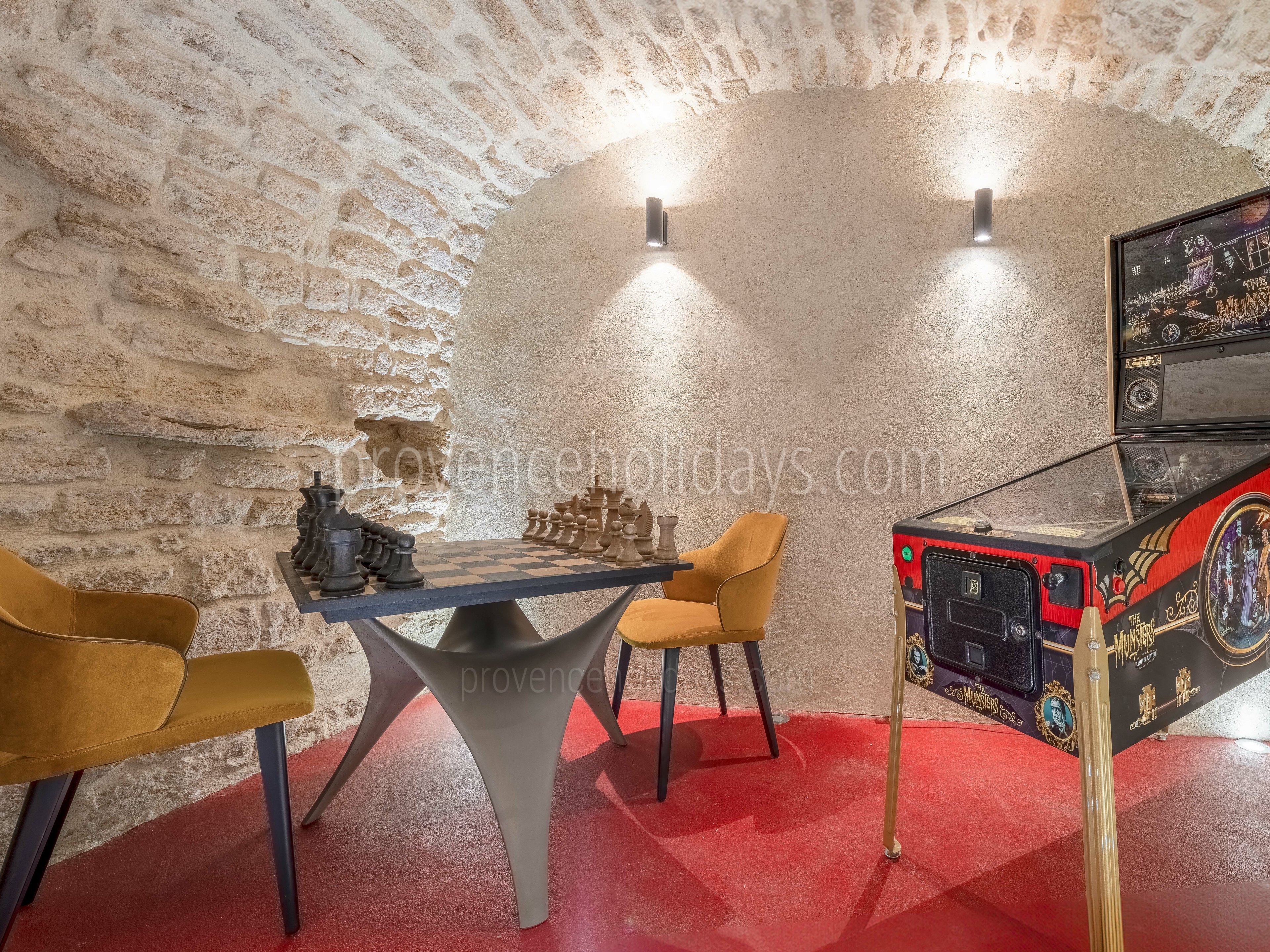 6 - Le Refuge du Prieuré: Villa: Interior