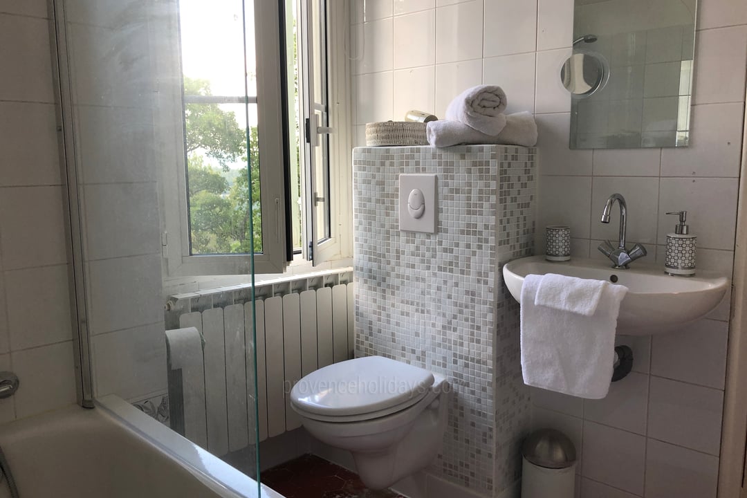 30 - Mas Rians: Villa: Bathroom