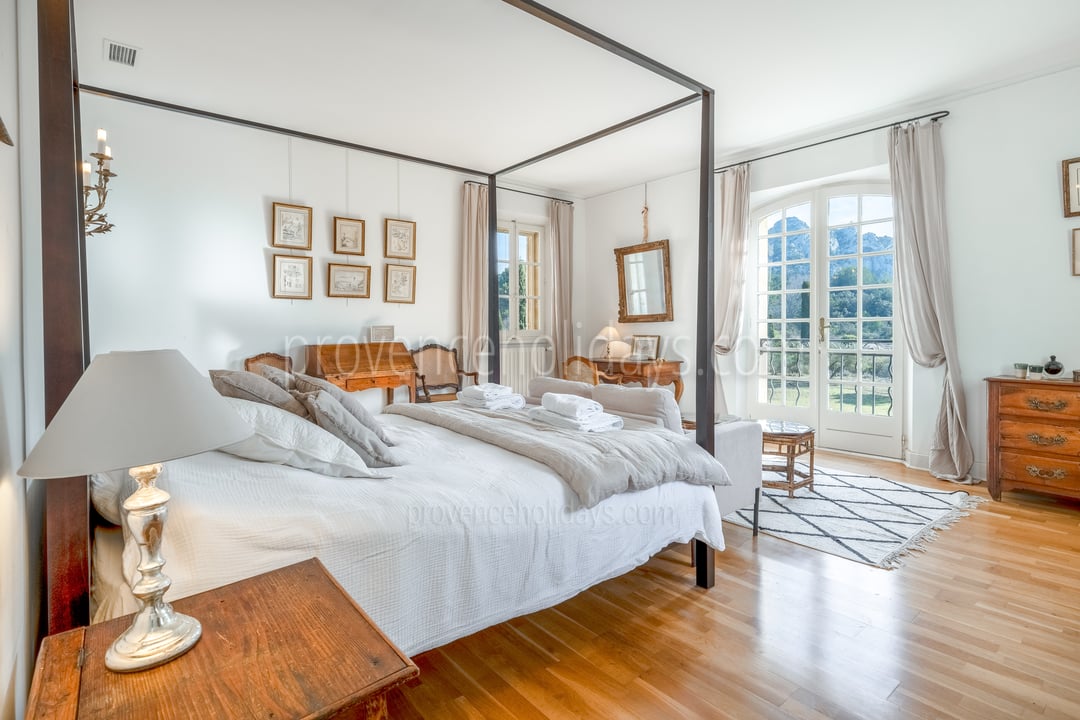 49 - Mas des Trois Cyprès: Villa: Bedroom