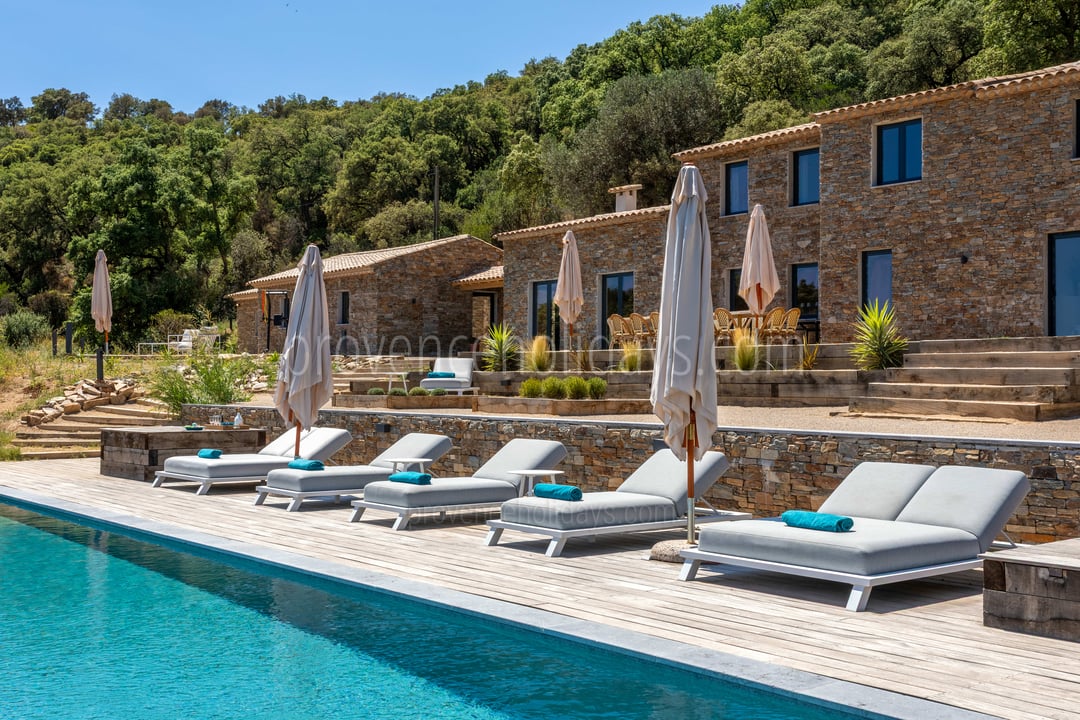 Anwesen mit beheiztem Schwimmbad und Hubschrauberlandeplatz über dem Golf von Saint-Tropez
