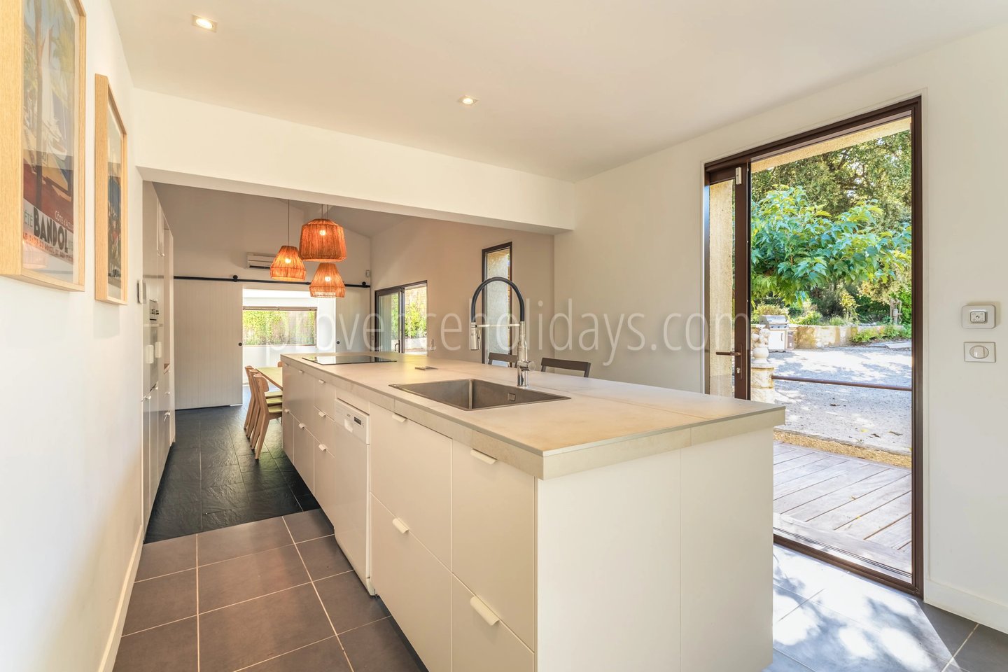 7 - Single-storey villa in Eygalières: Villa: Interior