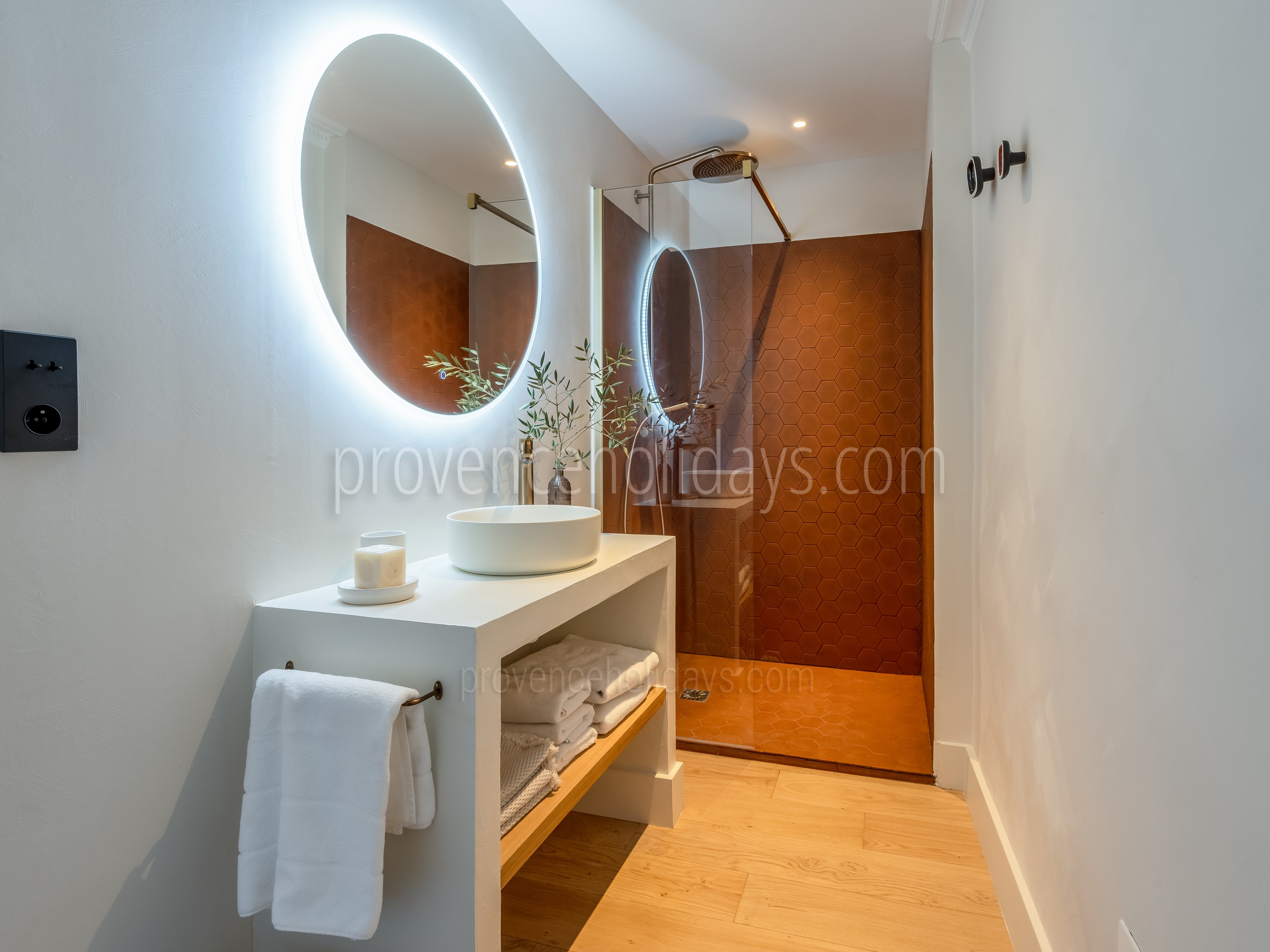 48 - Mas de Venasque: Villa: Bathroom
