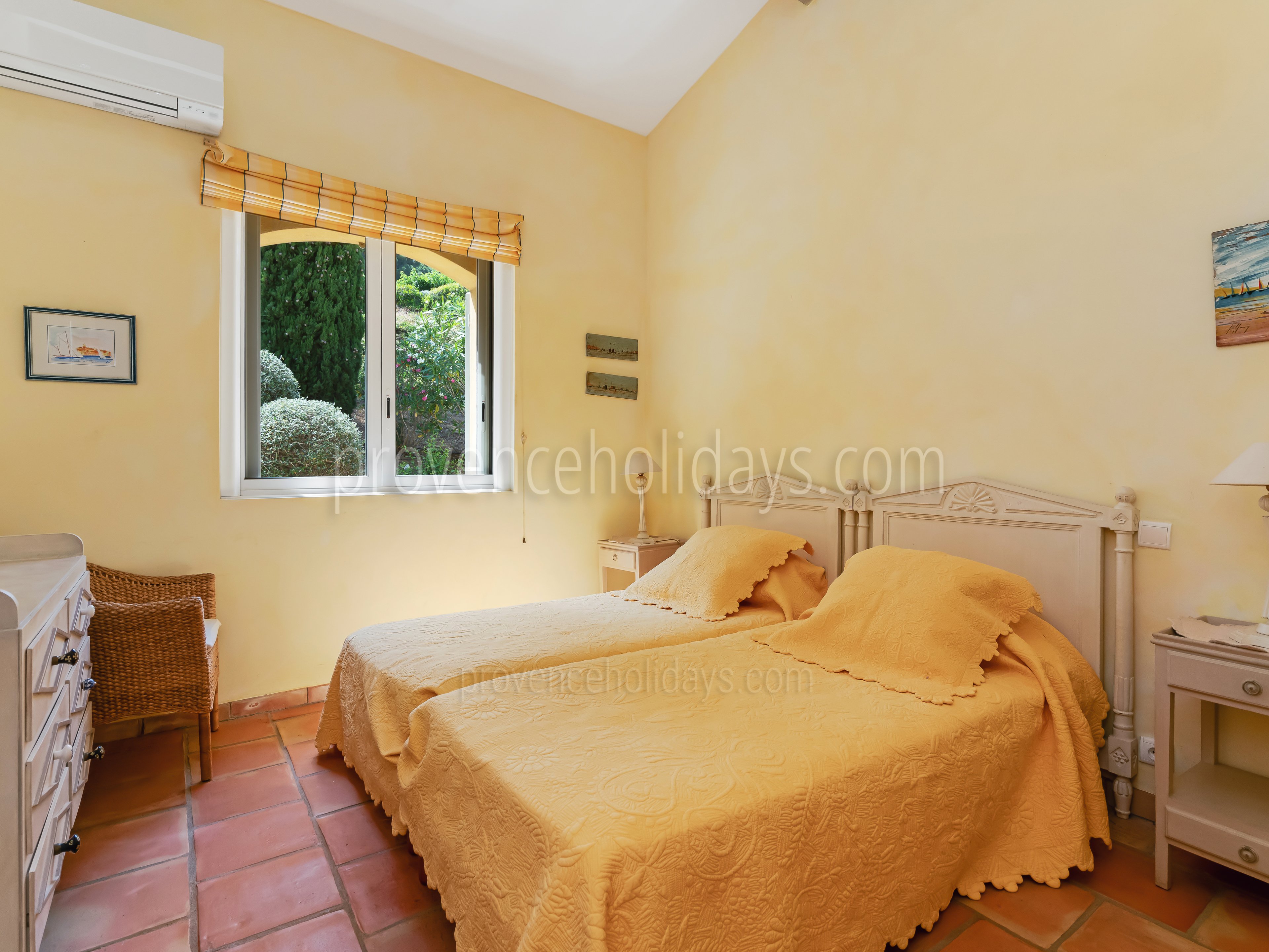 15 - Villa Serena: Villa: Bedroom