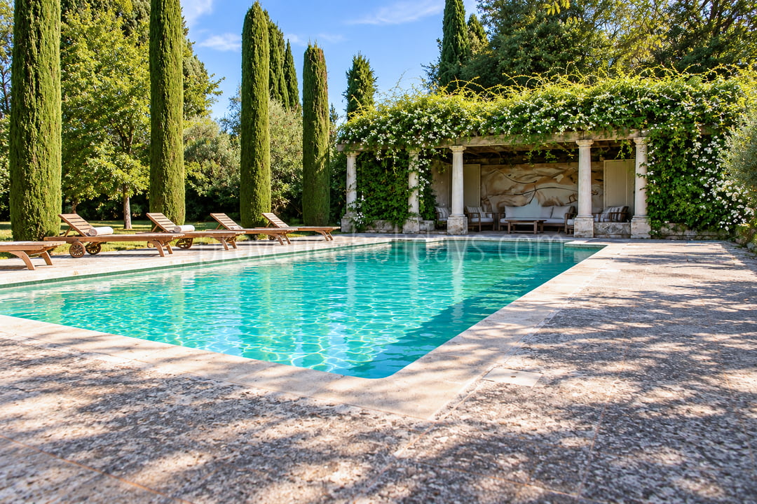 4 - Authentic farmhouse in Saint-Rémy-de-Provence: Villa: Pool