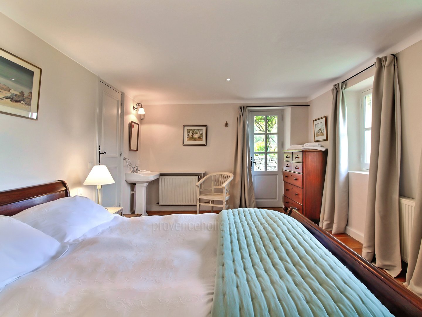 31 - Le Mas de Bonnieux: Villa: Bedroom