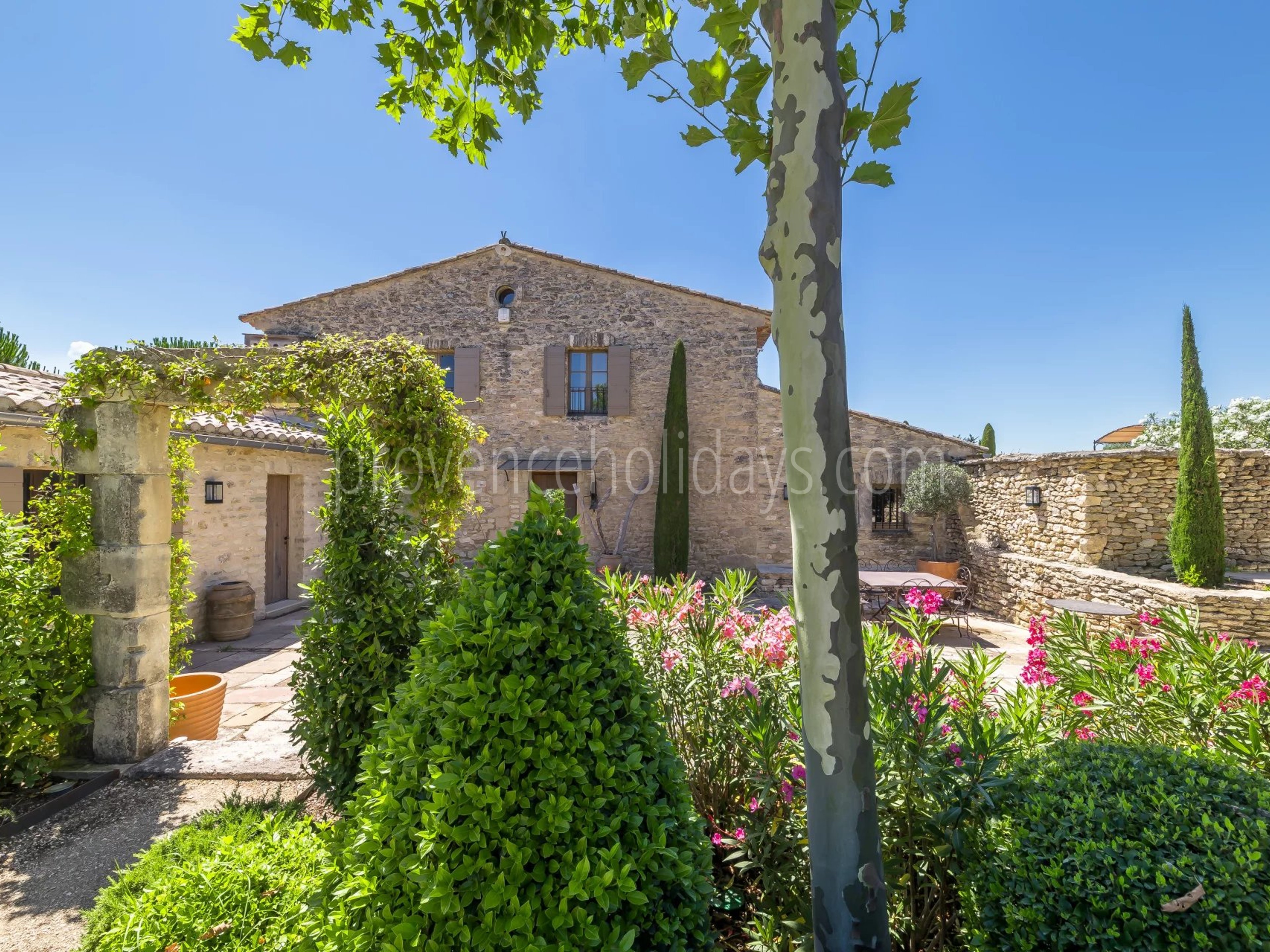 1 - Mas 1850 in Gordes: Villa: Exterior