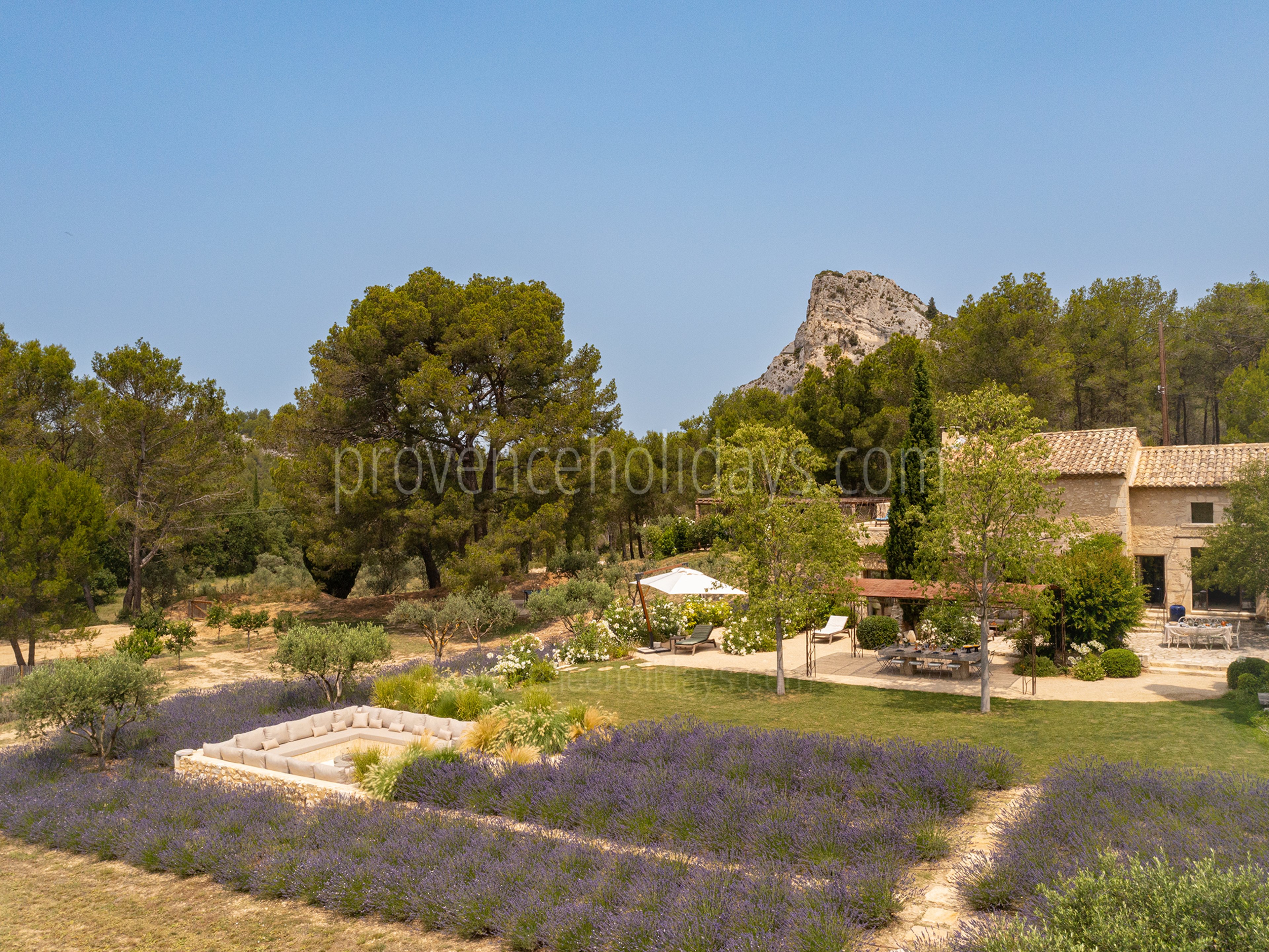 16 - Le Mas Secret: Villa: Exterior