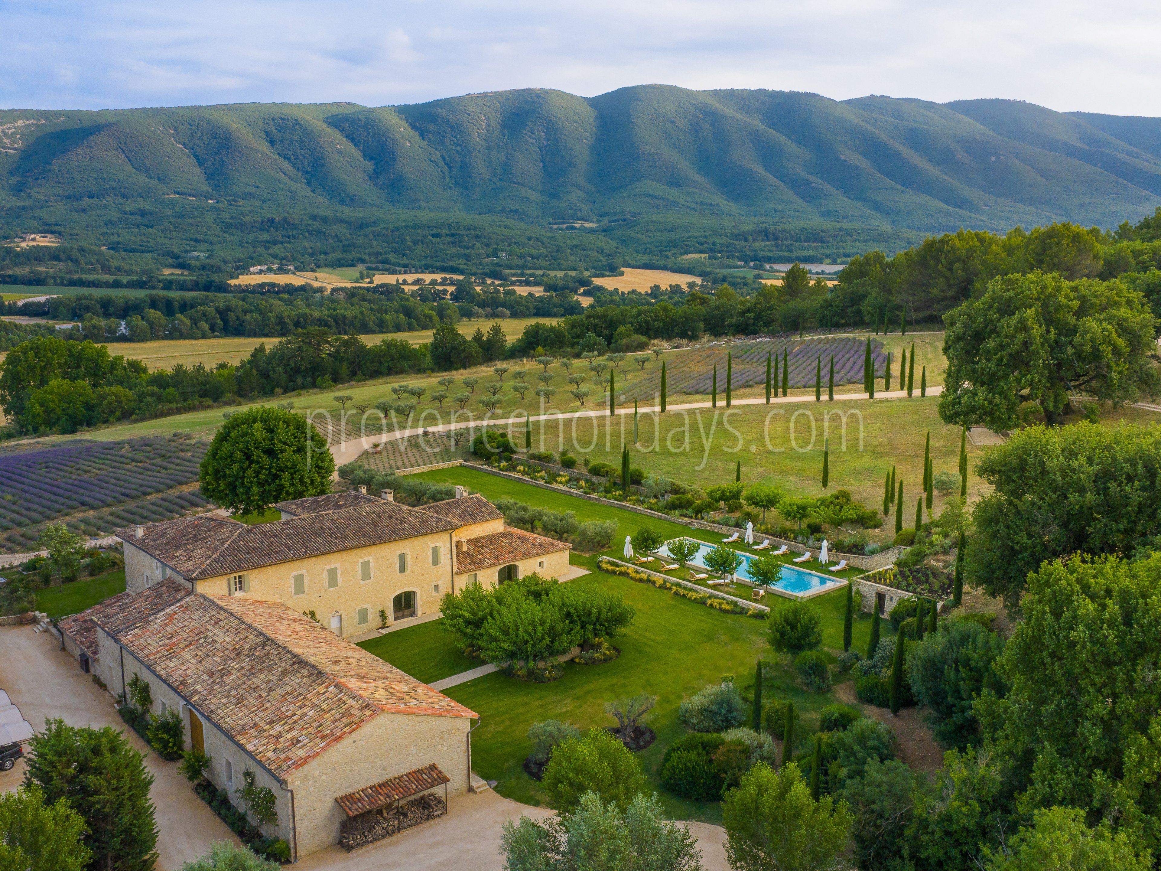 -2 - Domaine des cascades: Villa: Exterior