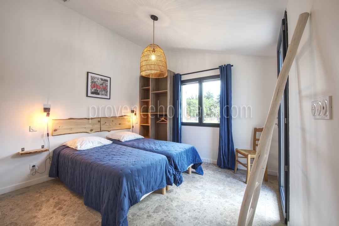 21 - Mazet du Paradou: Villa: Bedroom