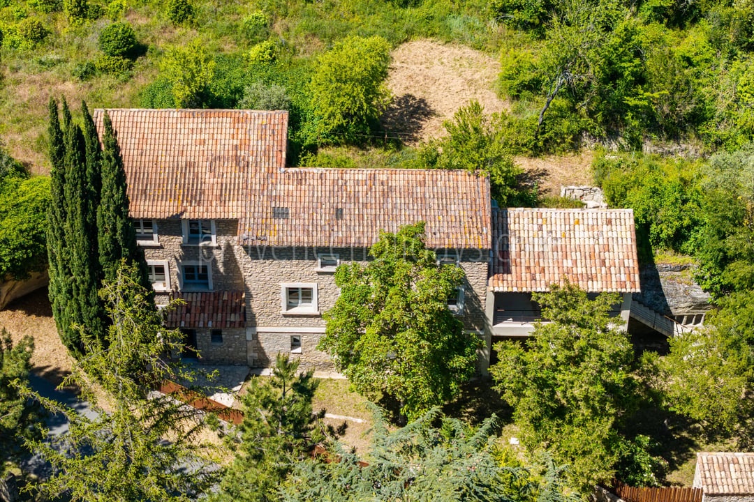 Renovated stone house with pool in Bonnieux