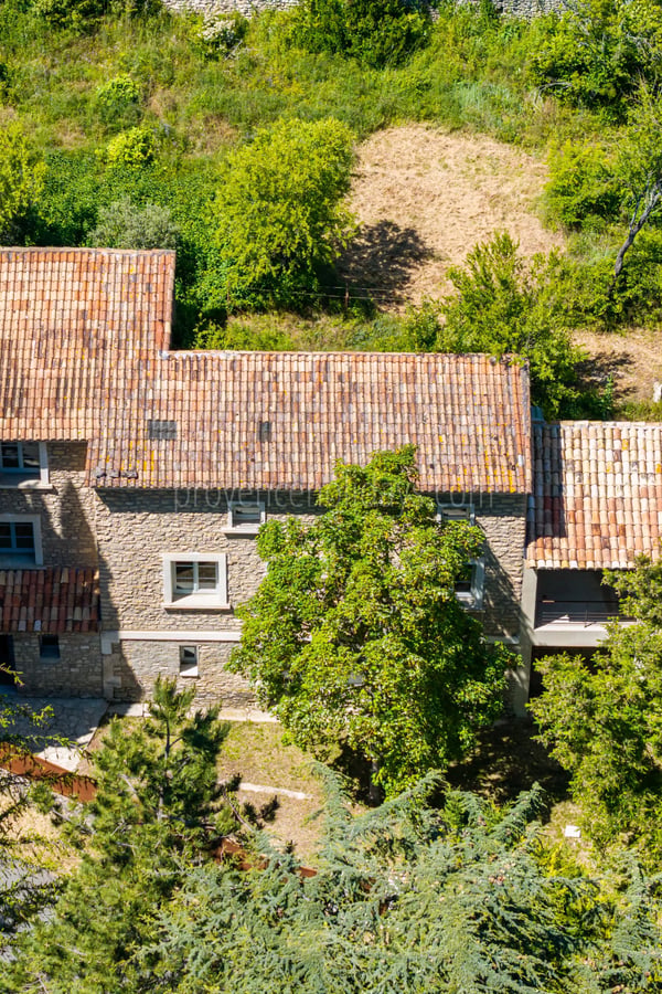 1 - Characterful house in Bonnieux: Villa: Exterior