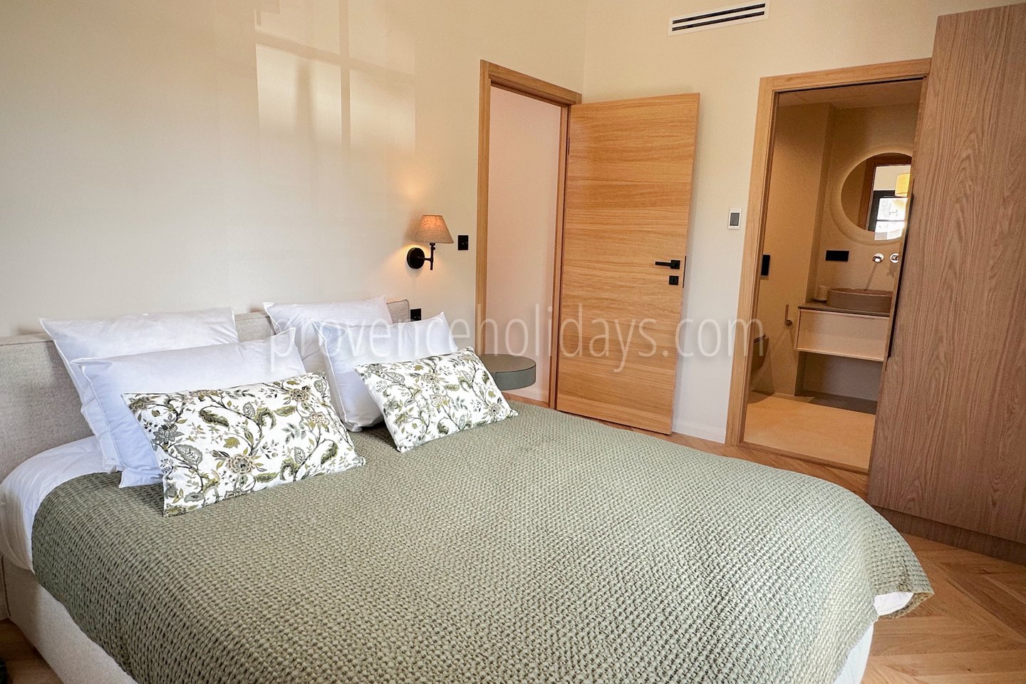 12 - Villa Oumai: Villa: Bedroom
