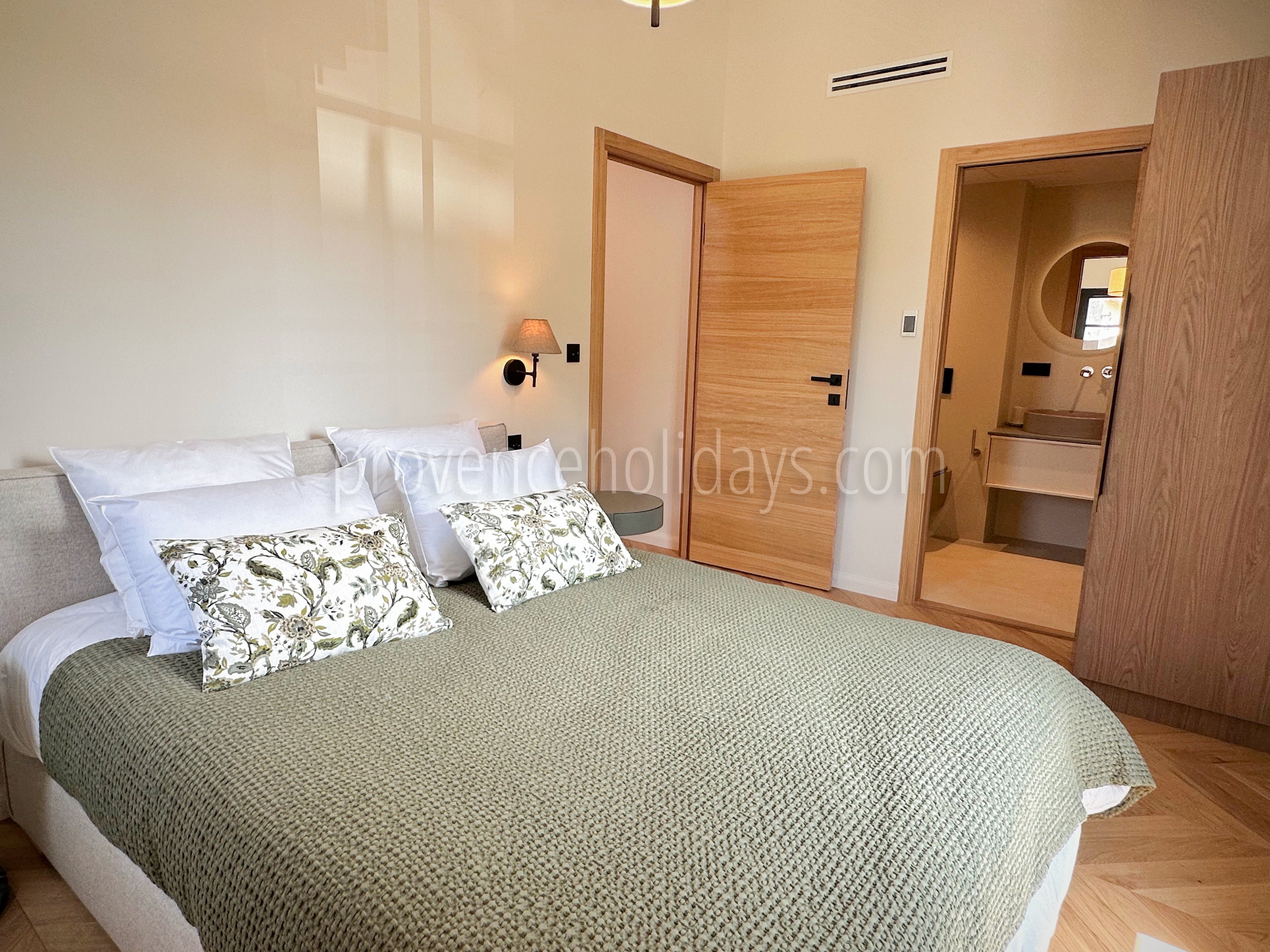 12 - Villa Oumai: Villa: Bedroom