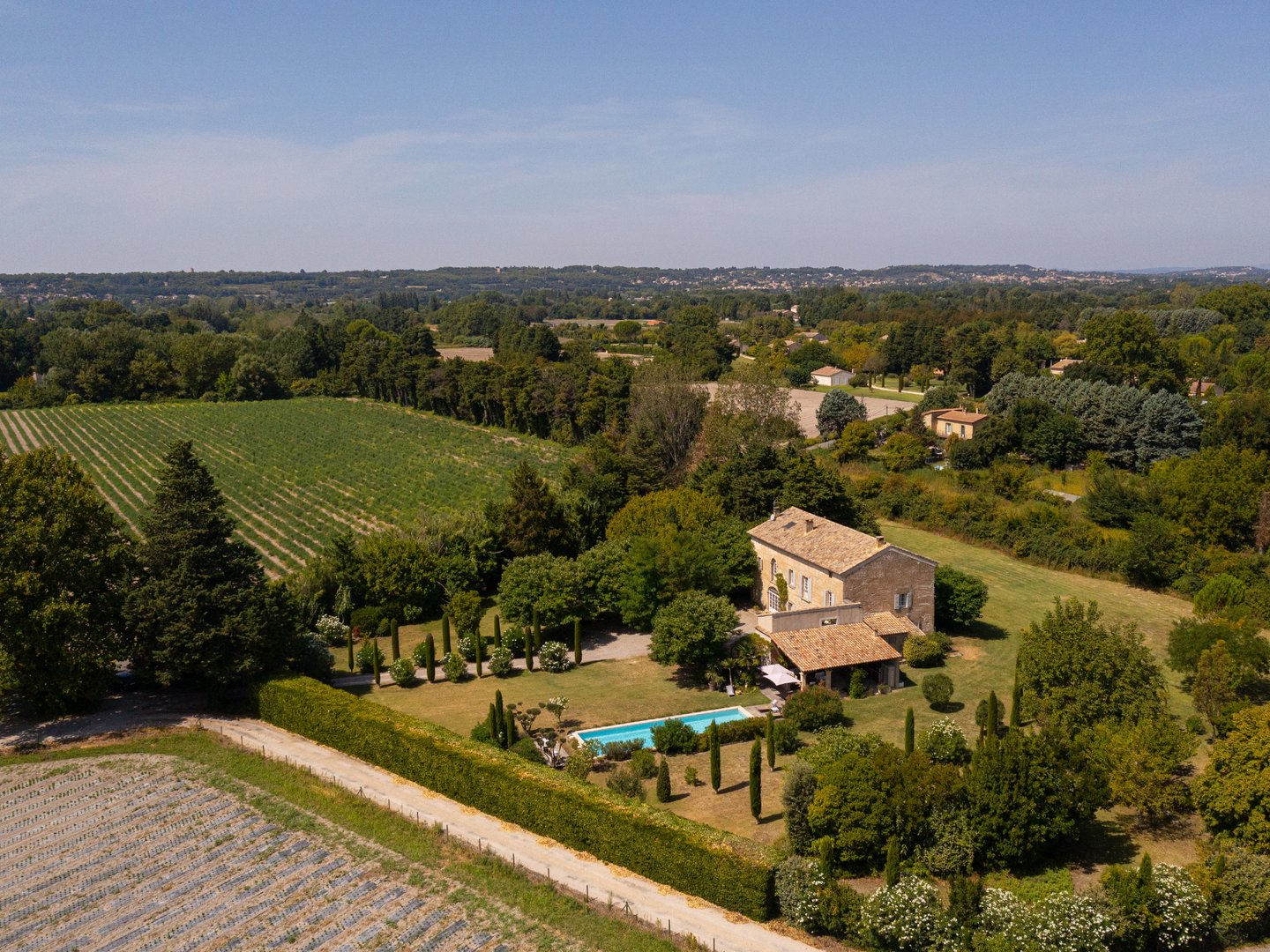 5 - Mas Le Thor: Villa: Exterior