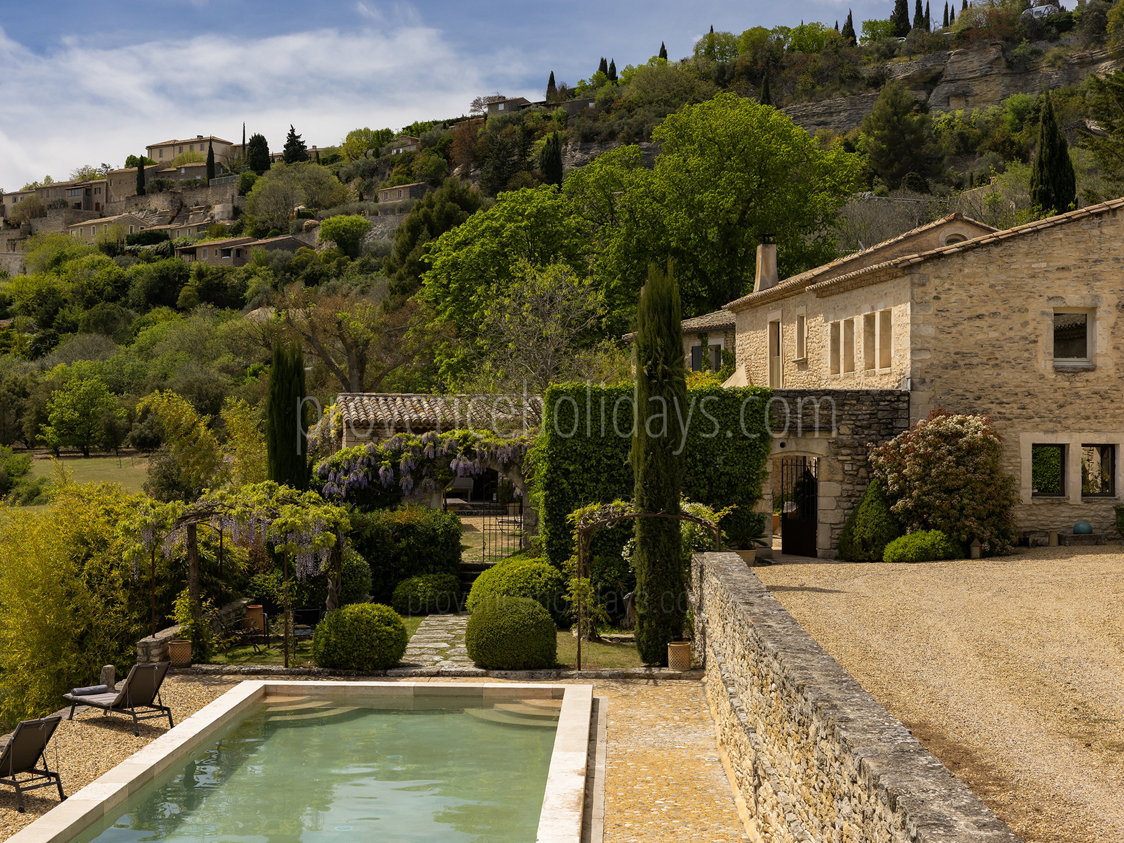 31 - La Maison des Glycines: Villa: Exterior
