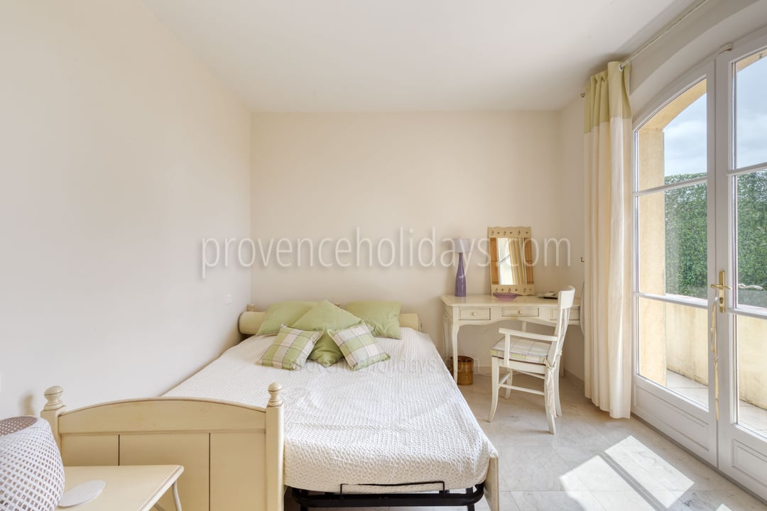 19 - Villa Cyanite: Villa: Bedroom