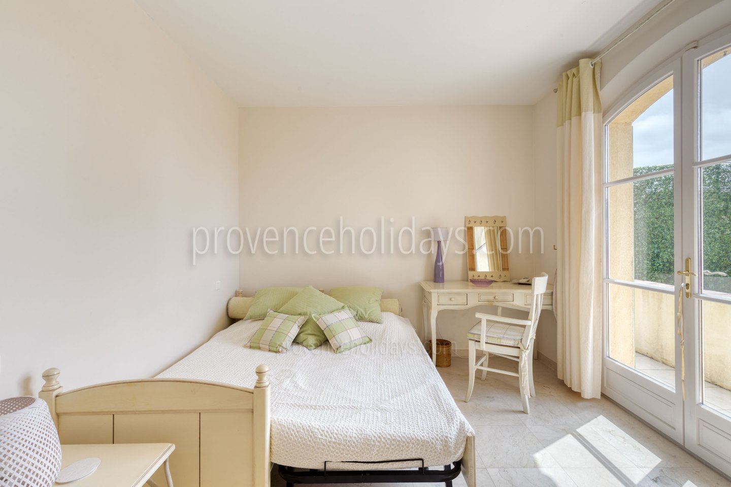 19 - Villa Cyanite: Villa: Bedroom