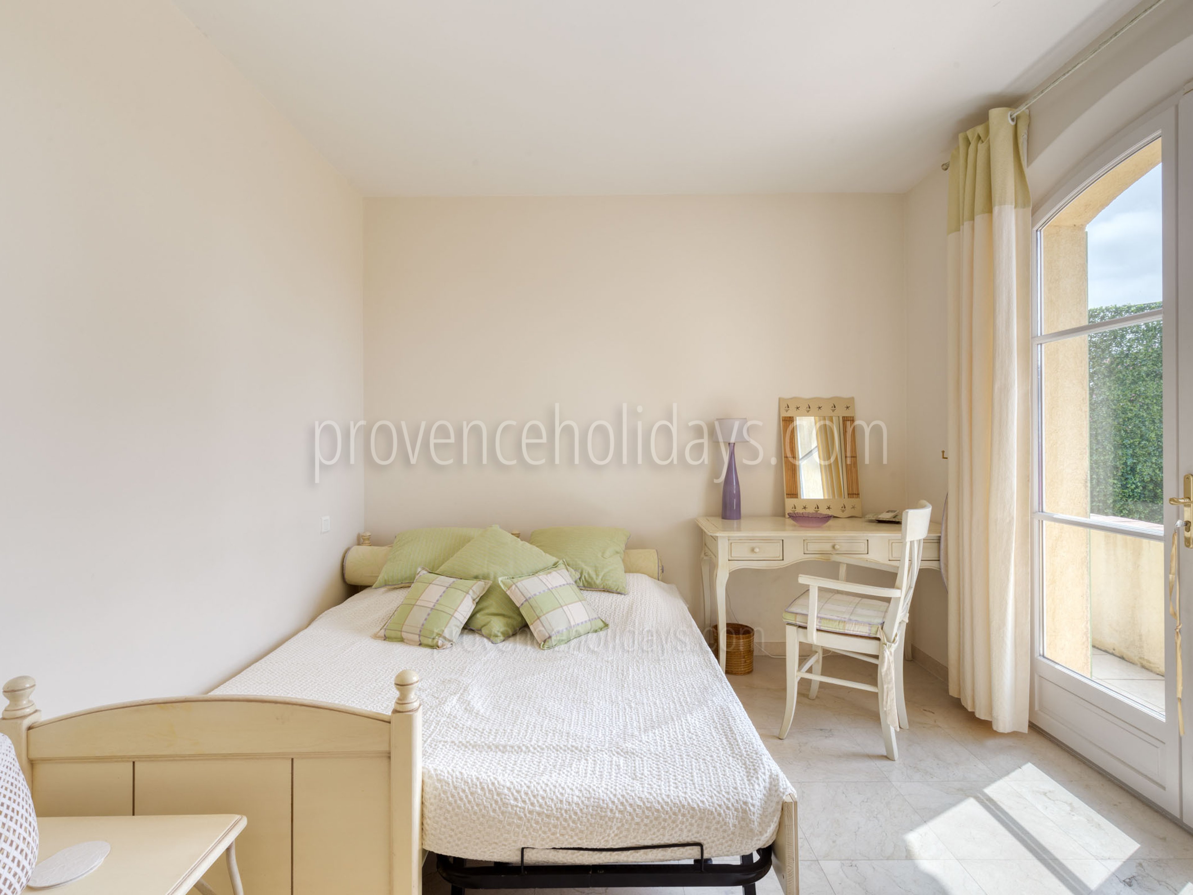 19 - Villa Cyanite: Villa: Bedroom