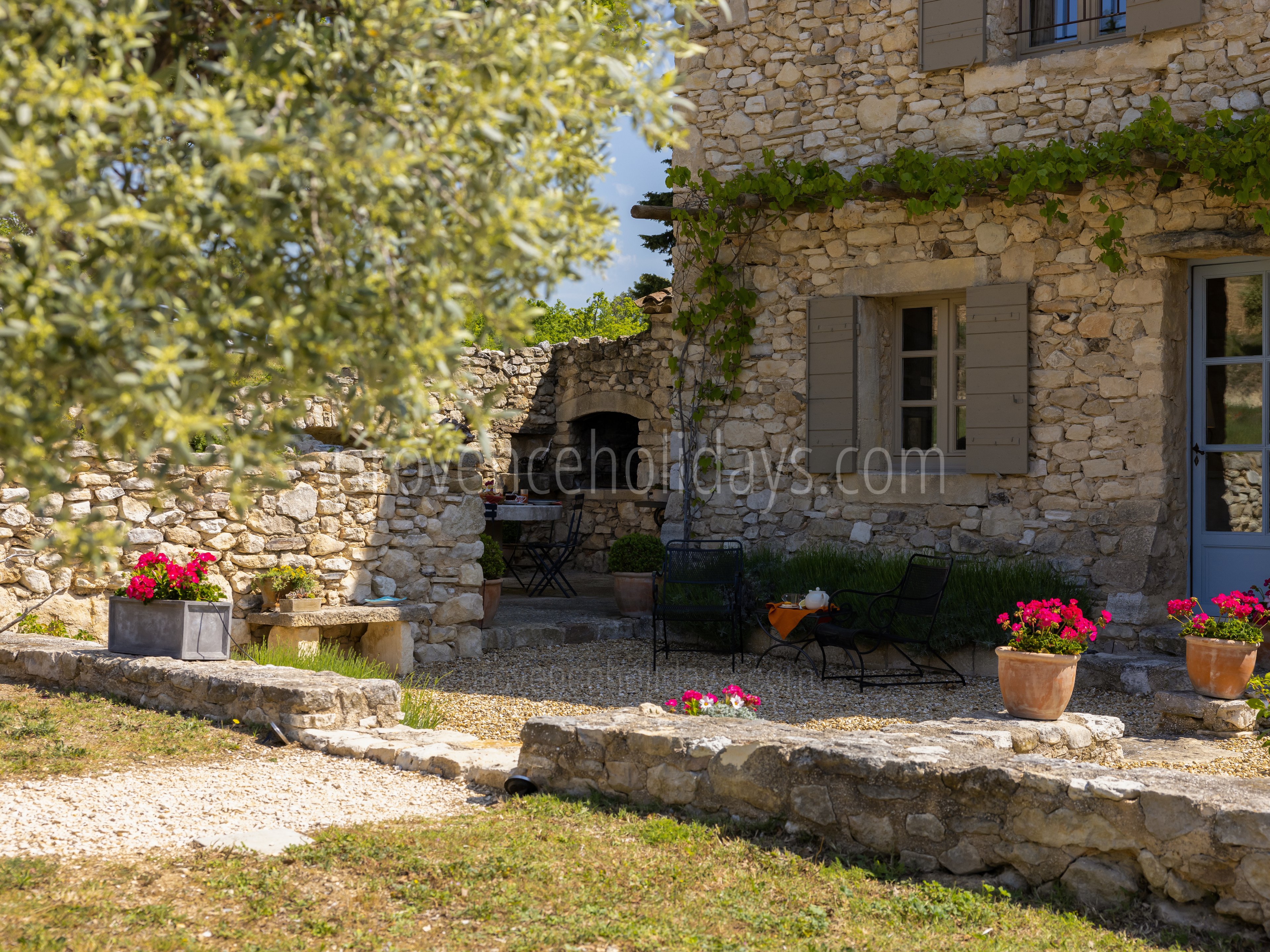 47 - Le Mas de Murs: Villa: Exterior