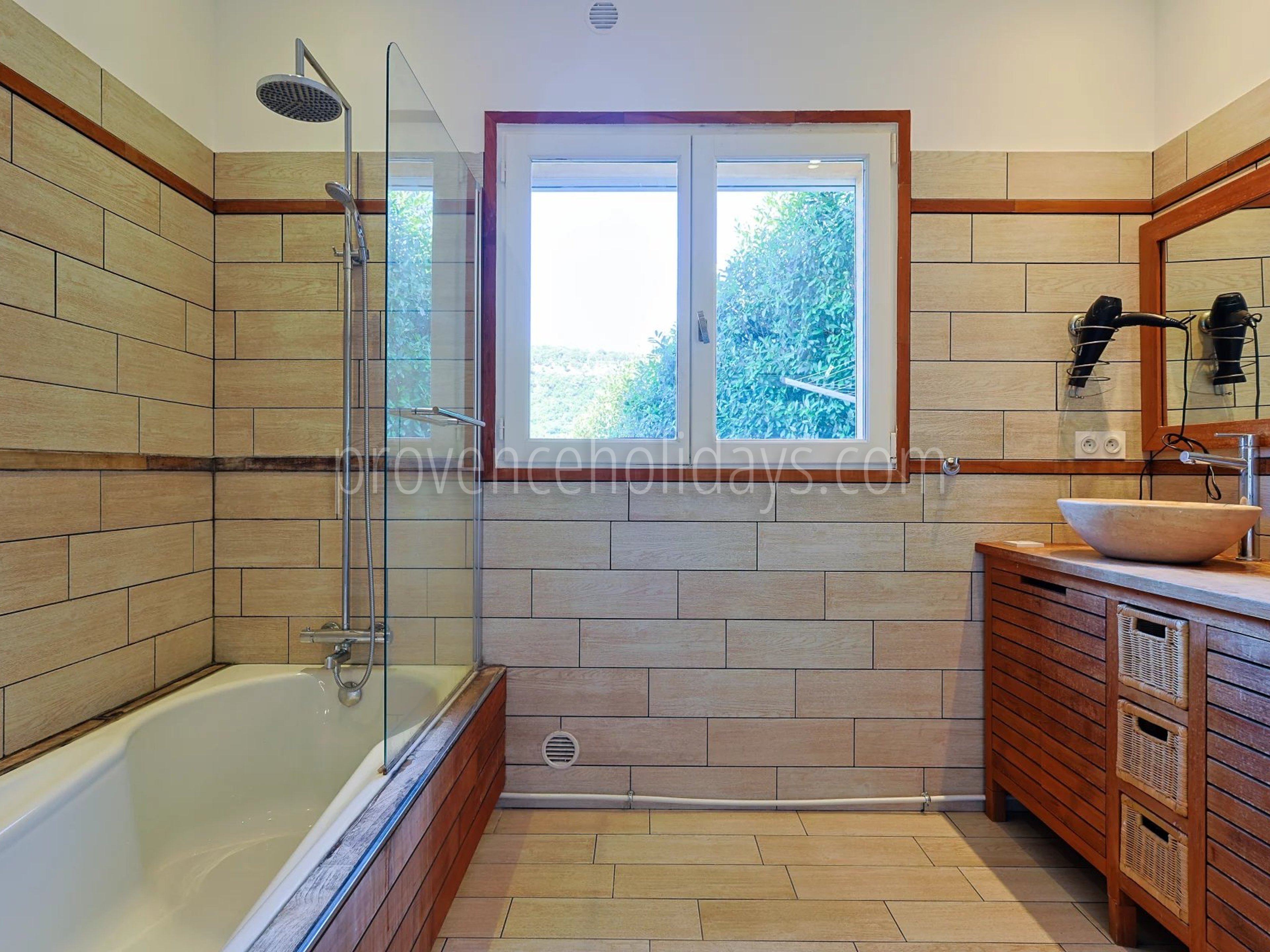 14 - Villa met zwembad in La Croix-Valmer: Villa: Bathroom