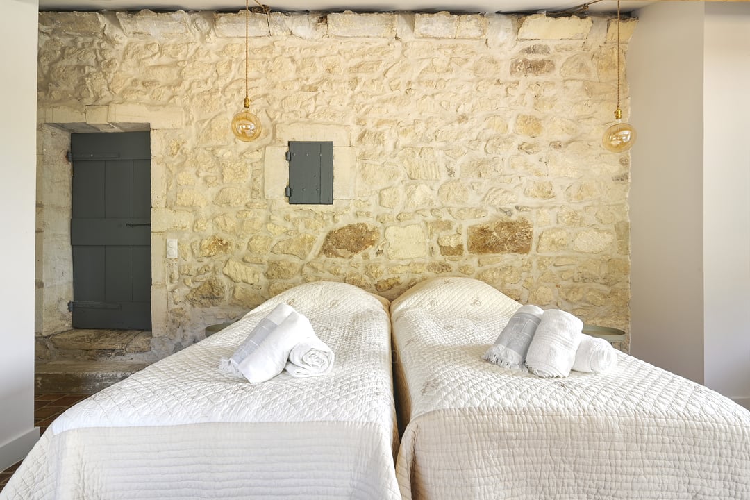 25 - Mas Alpilles: Villa: Bedroom