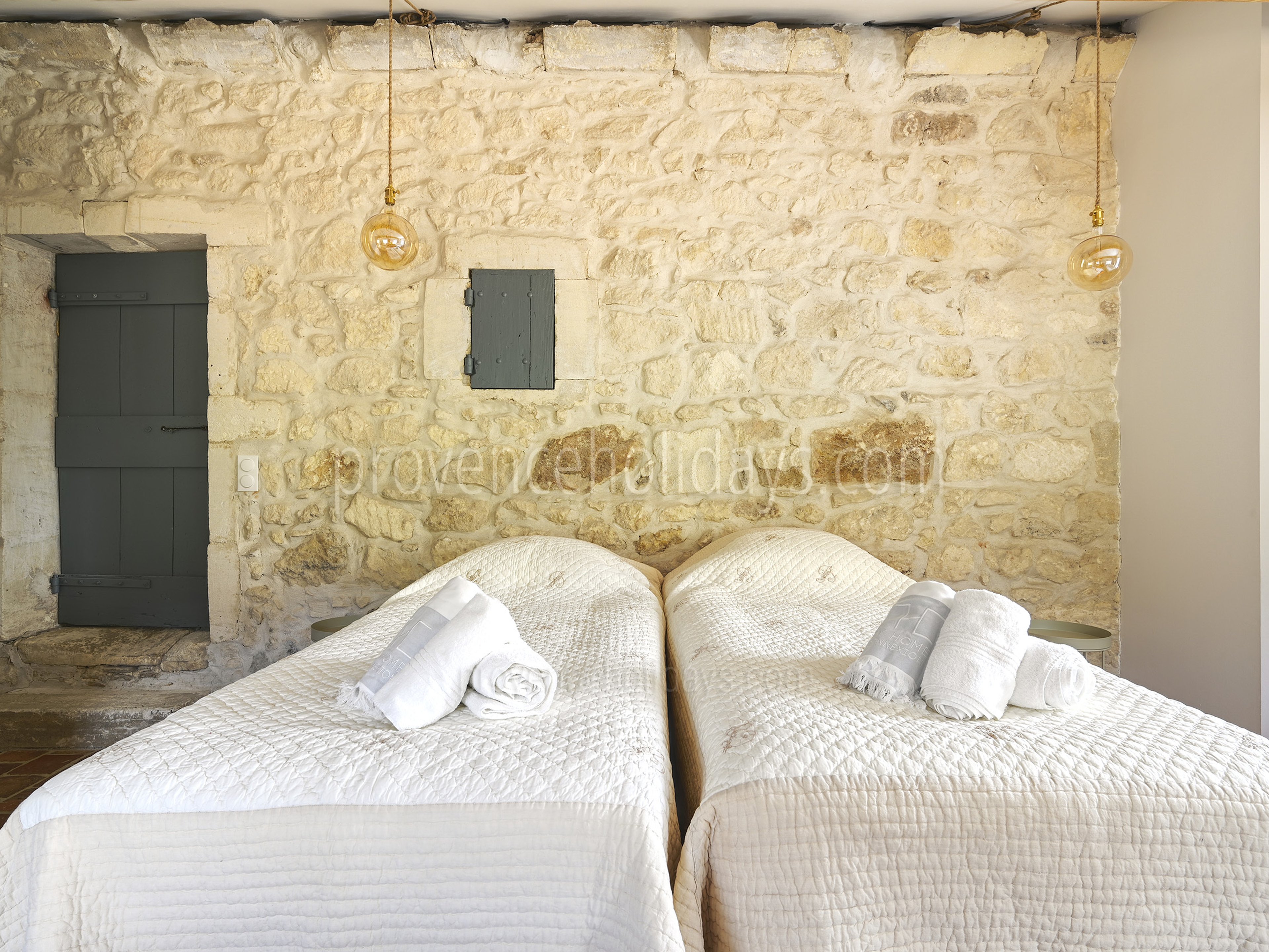 25 - Mas Alpilles: Villa: Bedroom