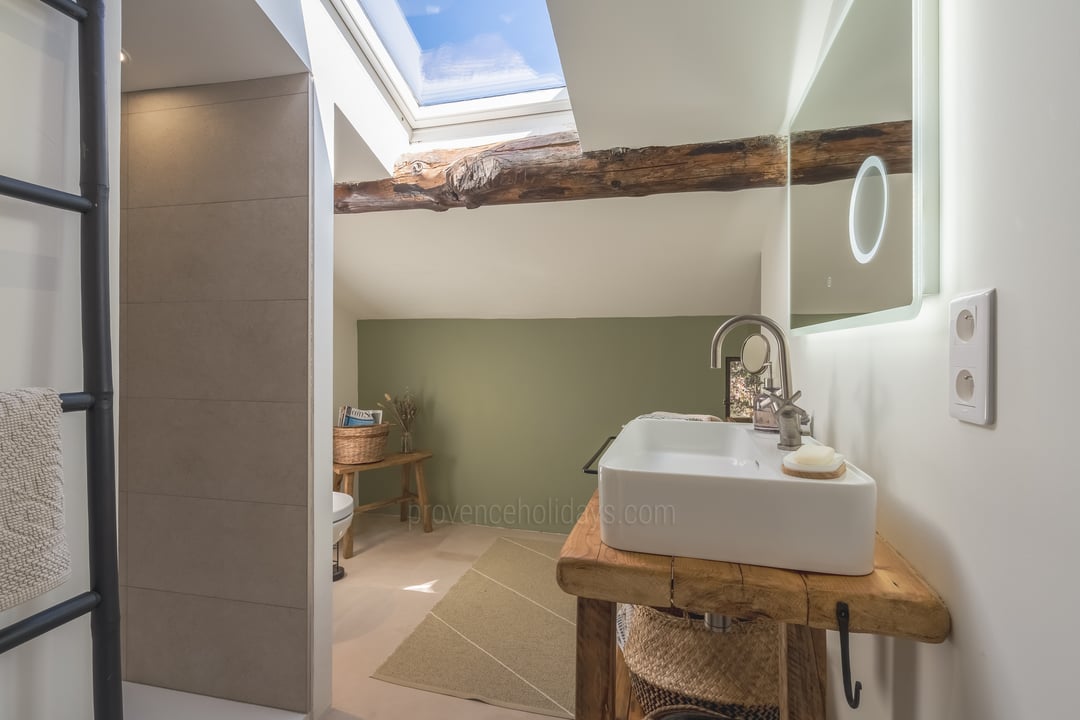 38 - Mas du Taureau: Villa: Bathroom