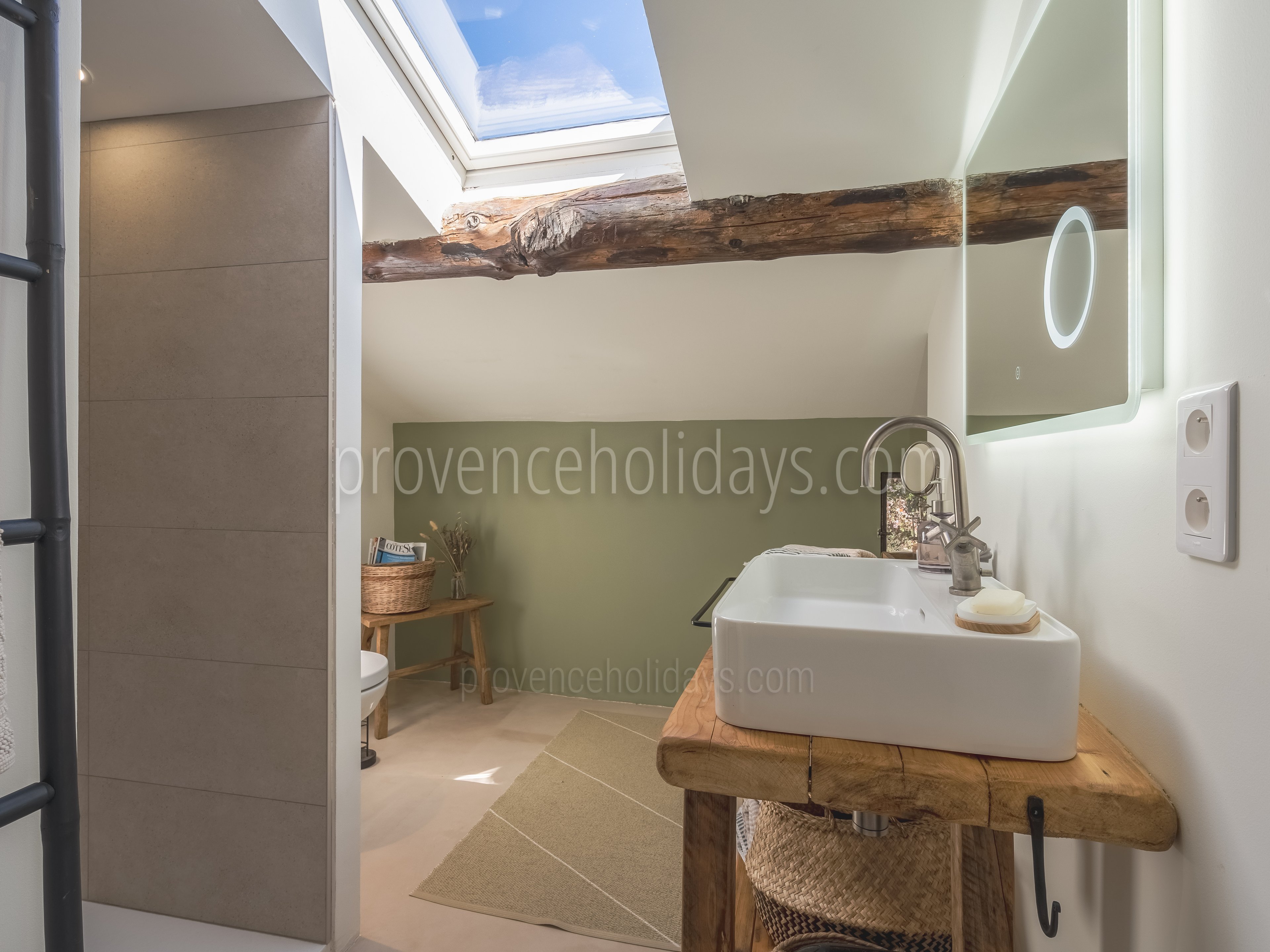 38 - Mas du Taureau: Villa: Bathroom