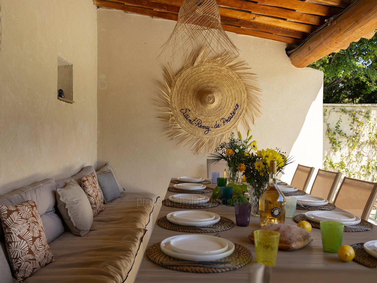 3 - Maison des Alpilles: Villa: Exterior