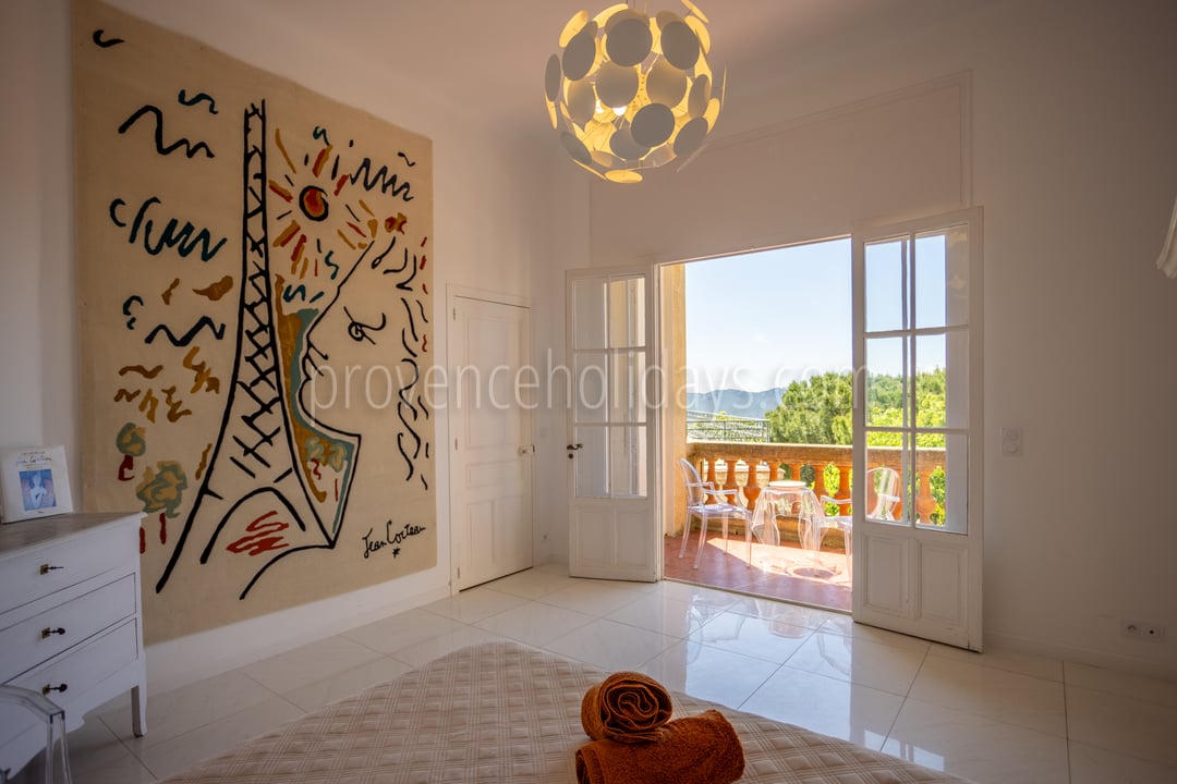 4 - Château des Lumières: Villa: Bedroom