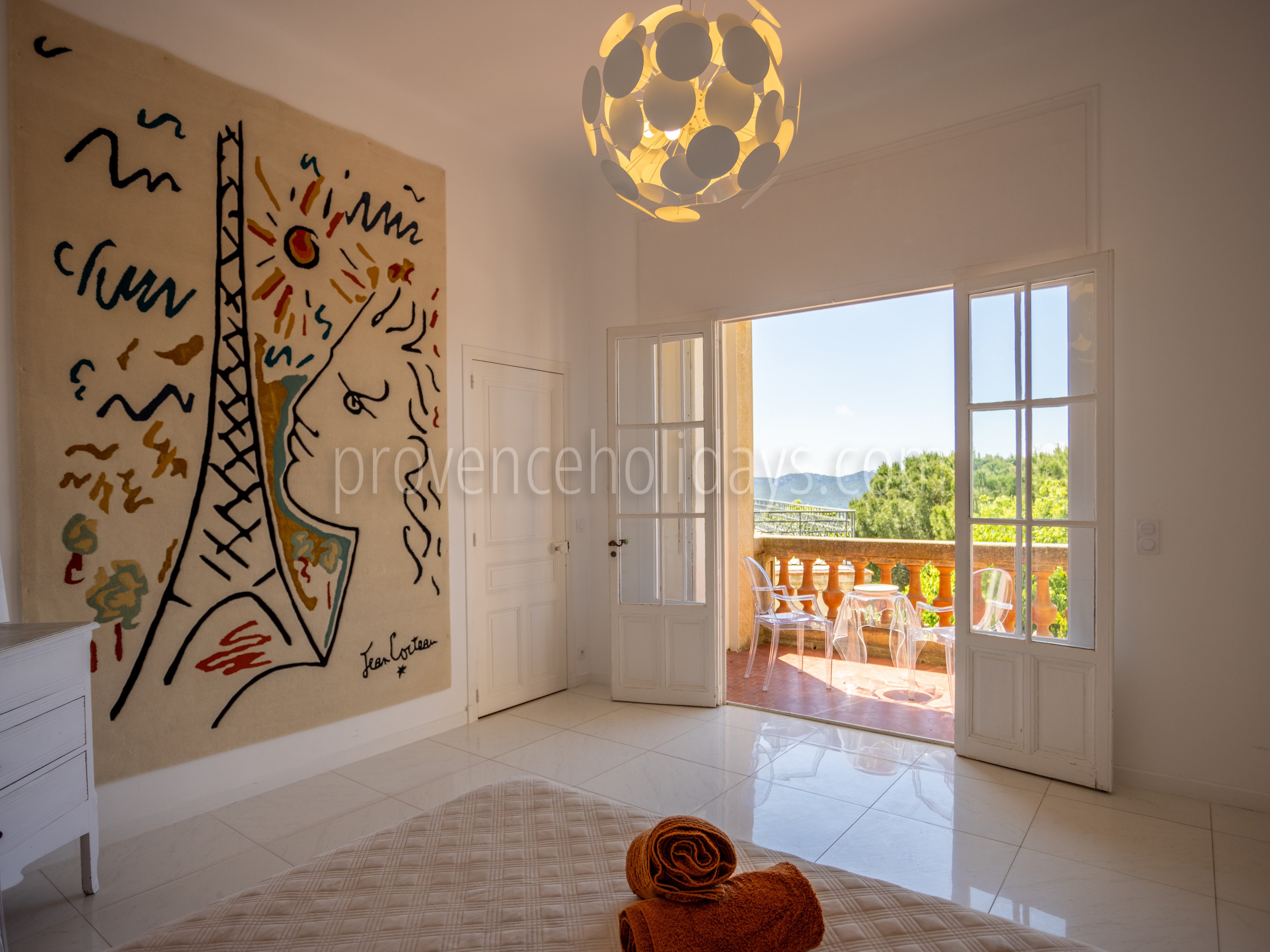 4 - Château des Lumières: Villa: Bedroom