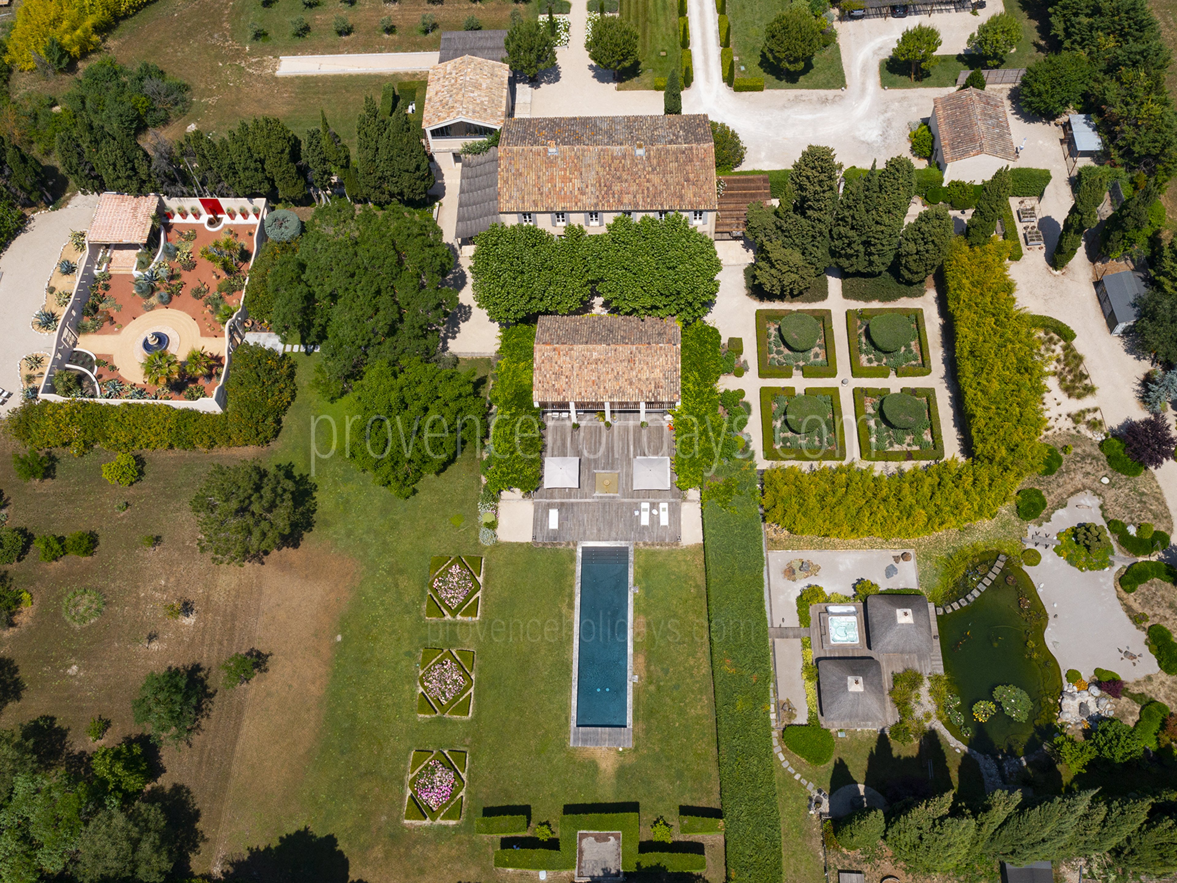 57 - Mas des Étoiles: Villa: Exterior